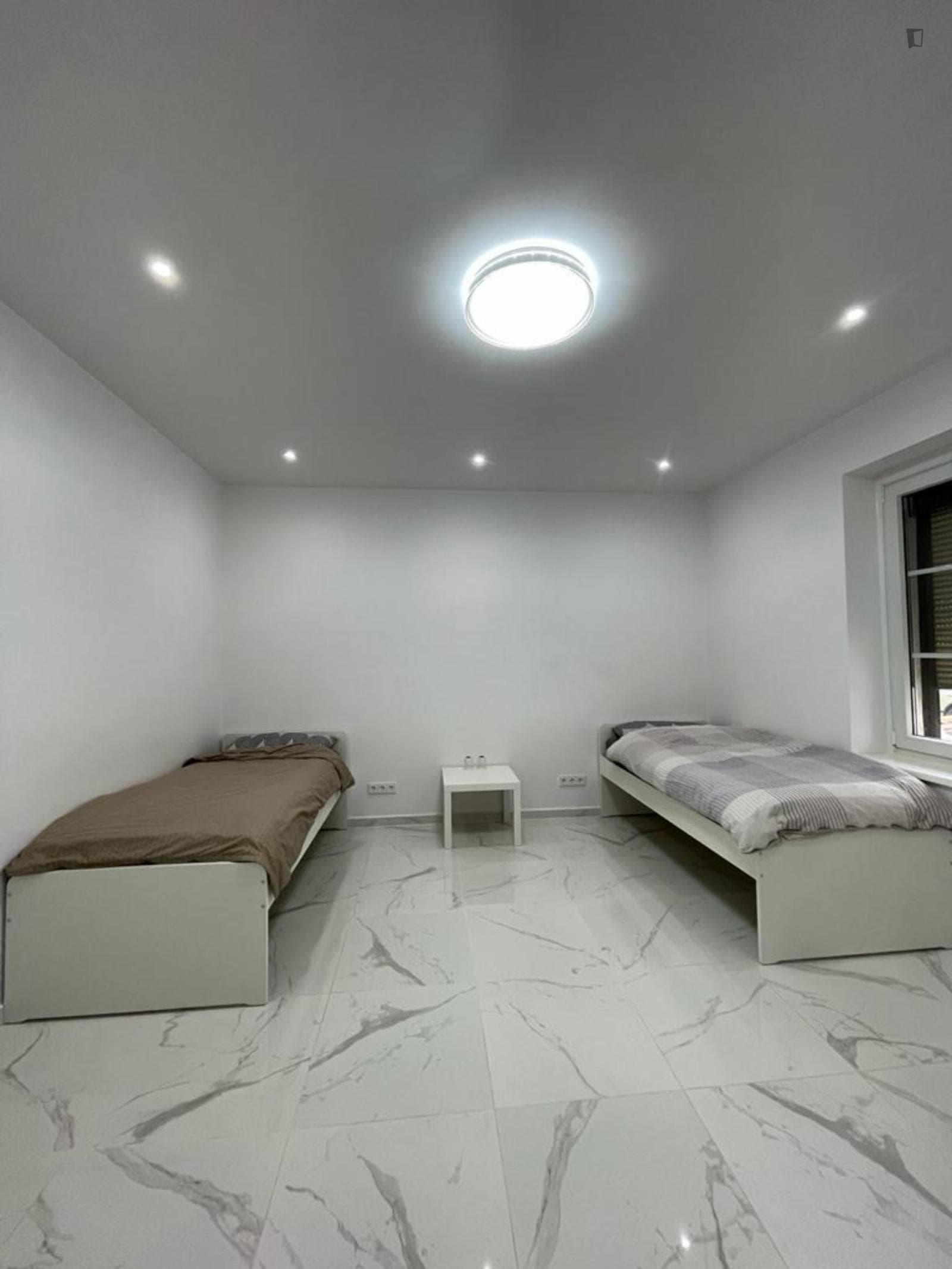 Comfy Twin Bedroom well connected to the centre photo 1