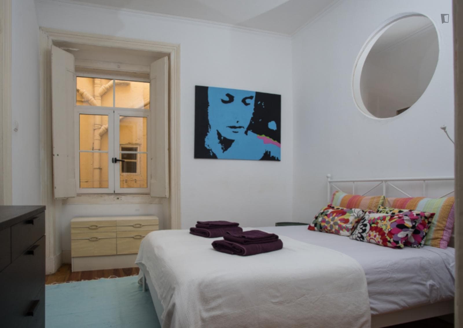 Vintage 2 Bedroom Apartment close to Lisbon School of Economics and Management ISEG photo 1