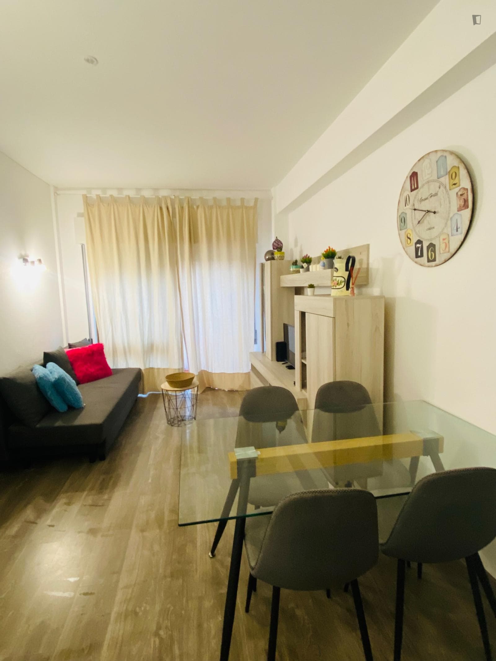 2-bedroom apartment, with outdoor area photo 1