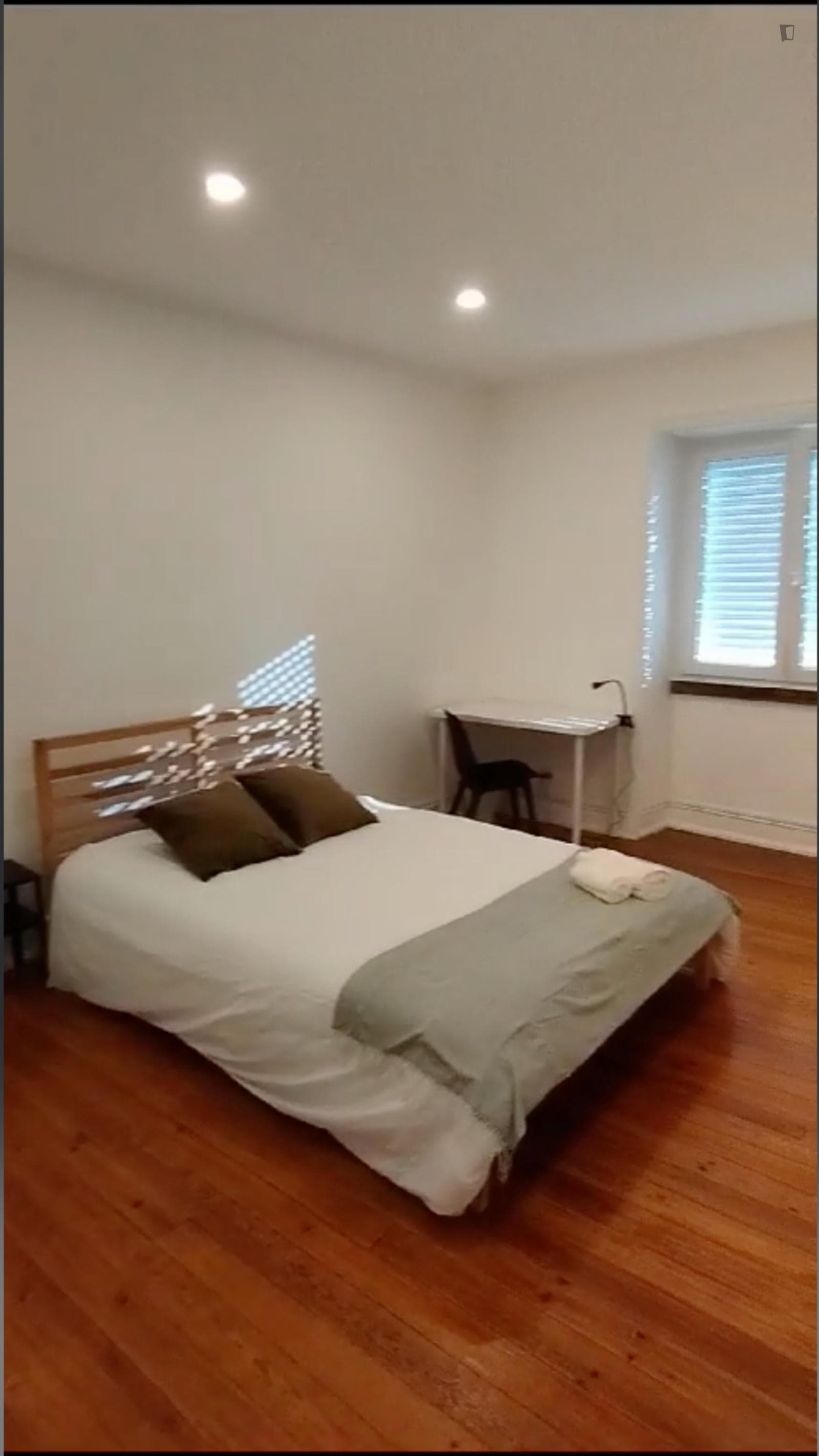 Lovely double bedroom in Algés neighbourhood photo 1