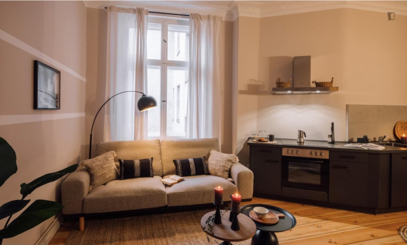 Graceful 2-bedroom apartment in the Viktoria-Quartier area photo 1