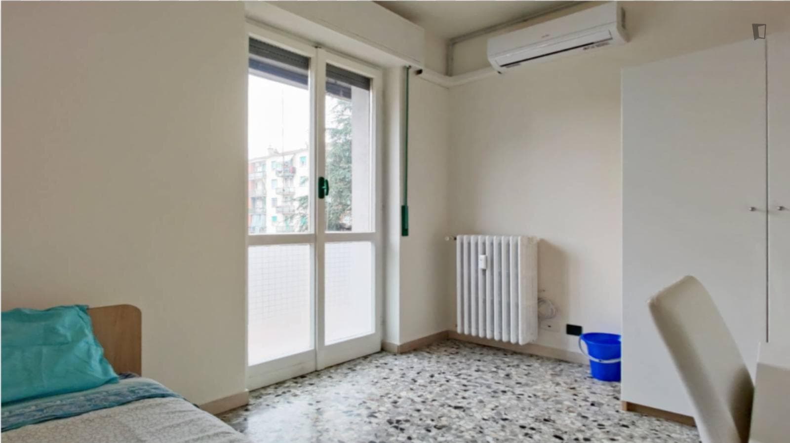 Cosy single bedroom in a 2-bedroom flat in Baggio area photo 1