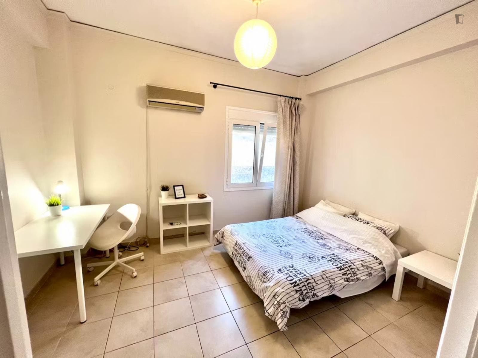 Welcoming double bedroom in Kallithea photo 1