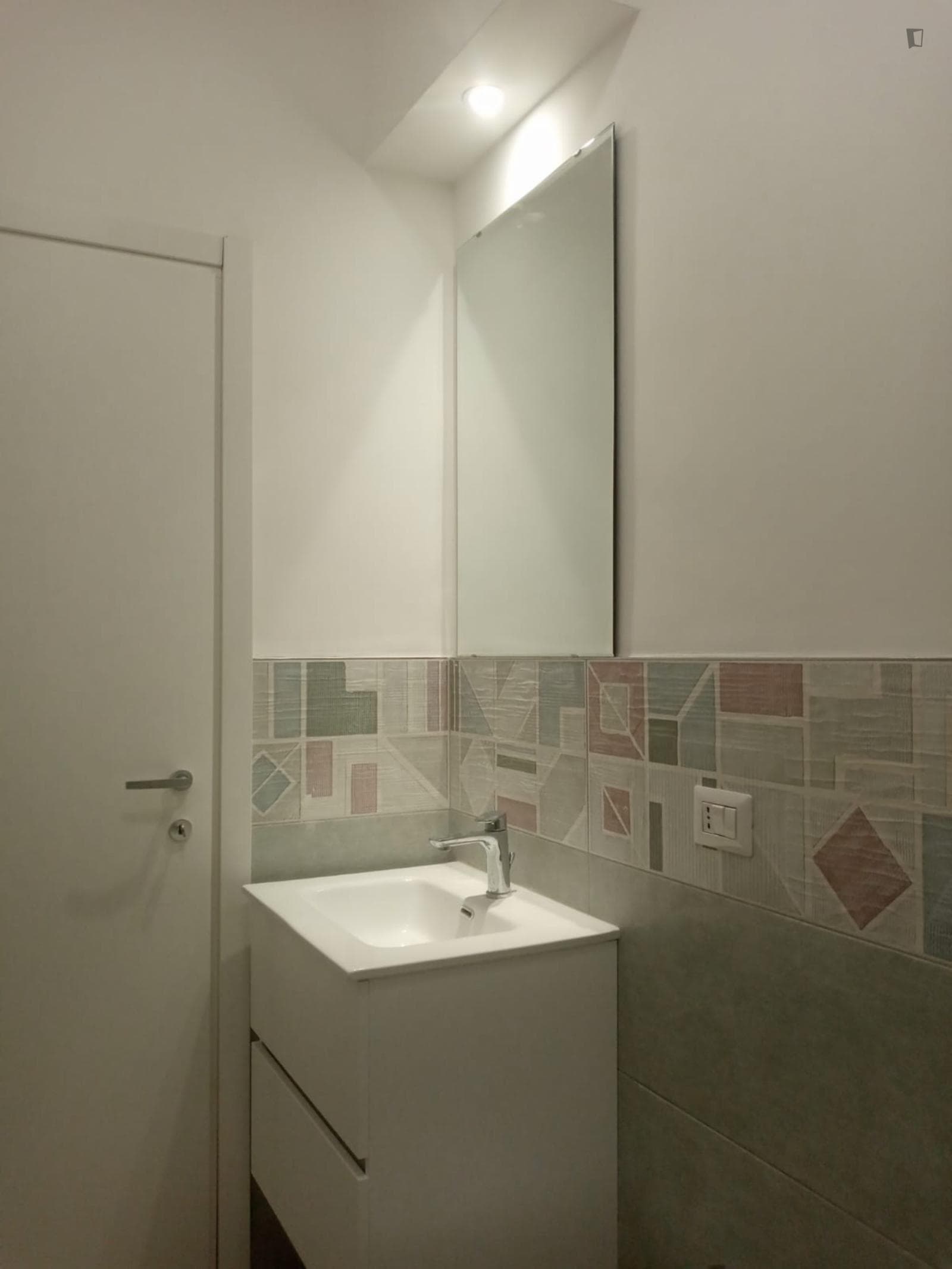 Ensuite single bedroom with balcony in Sesto San Giovanni photo 1