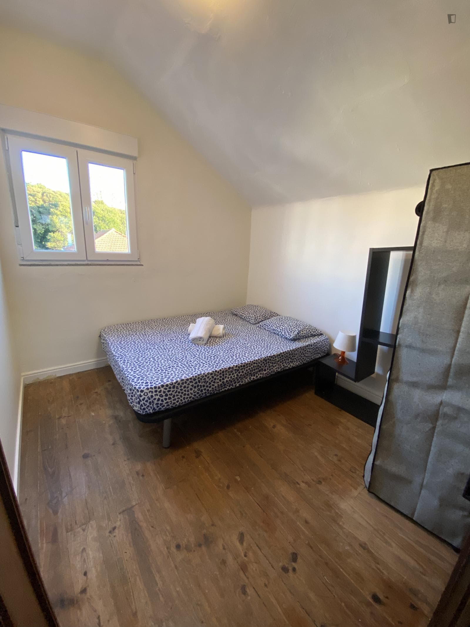 Welcoming double bedroom near Casa da Musica photo 1