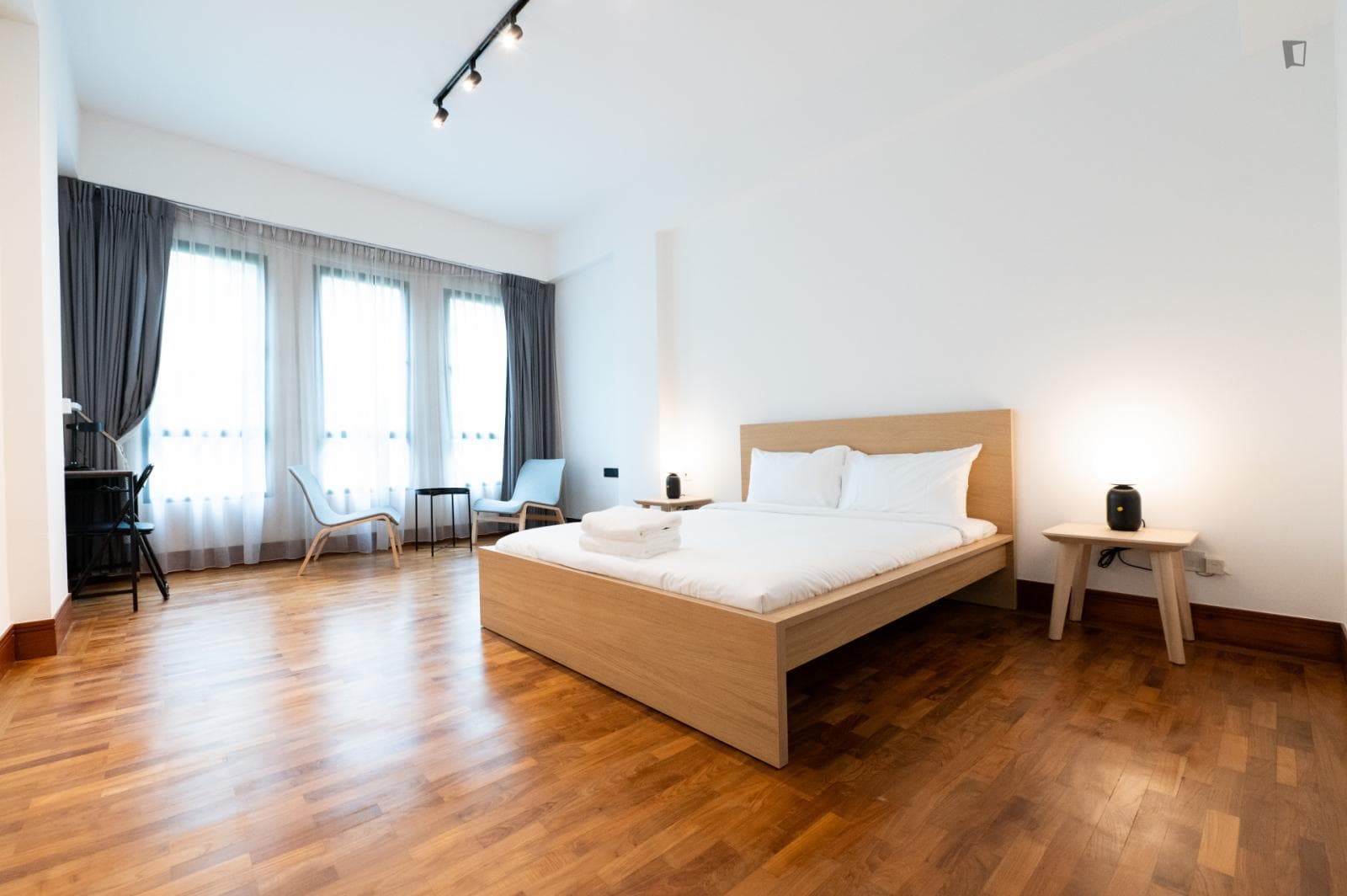 Spacious double ensuite bedroom in Newton photo 1