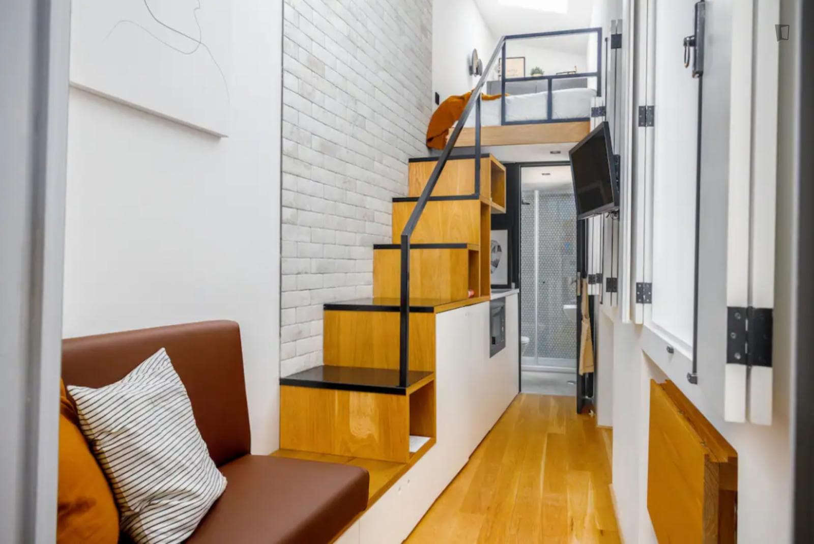 Stylish Studio close to Lisbon School of Economics and Management (ISEG) photo 1