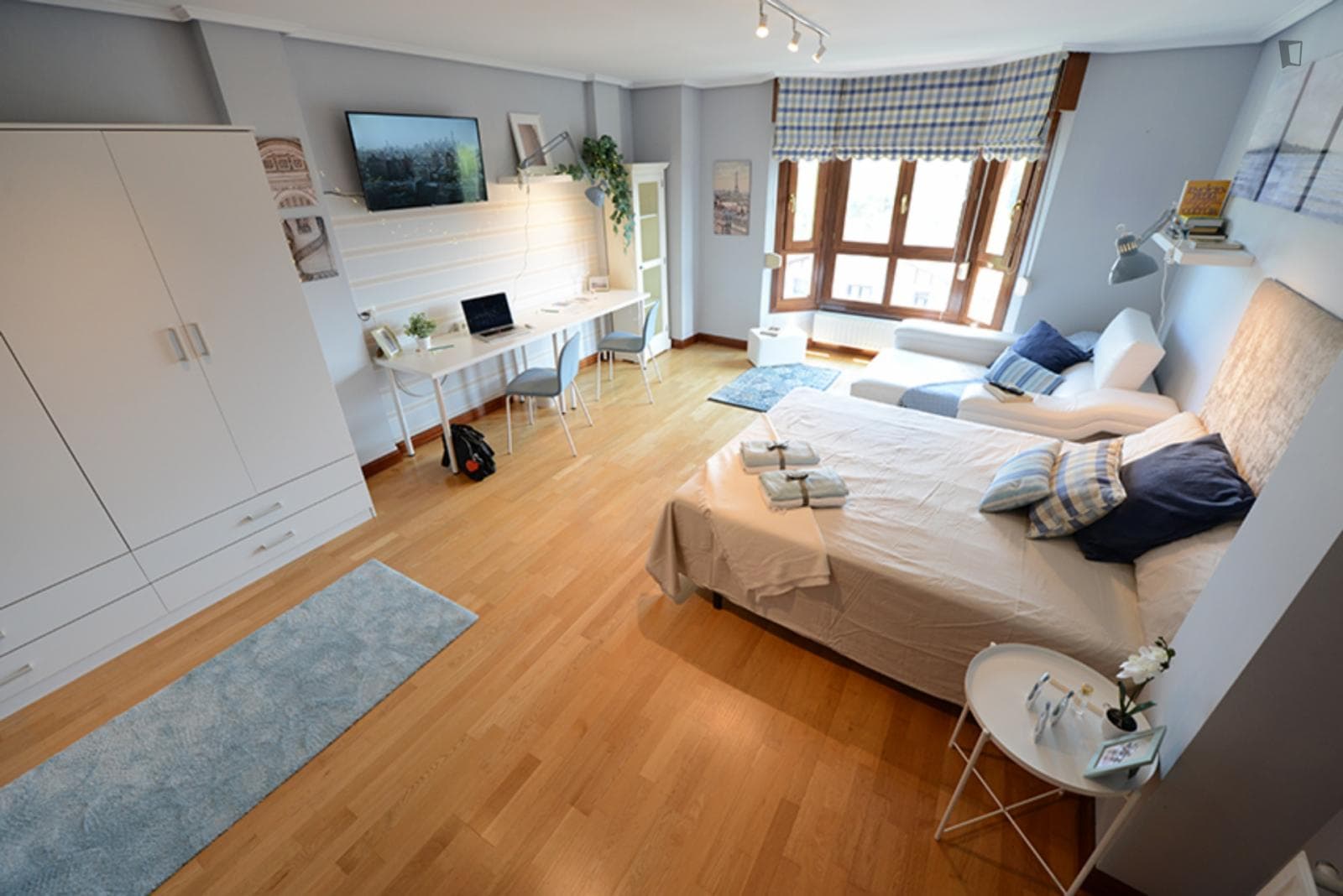 Large double bedroom in Mendibile photo 1