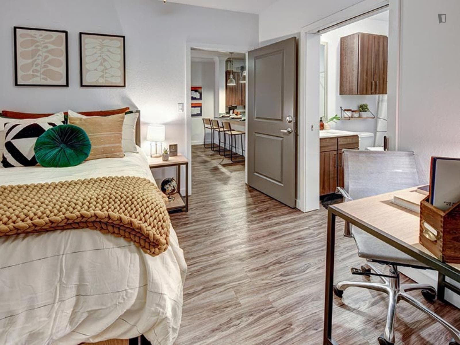 Very nice double bedroom in Campustown photo 1