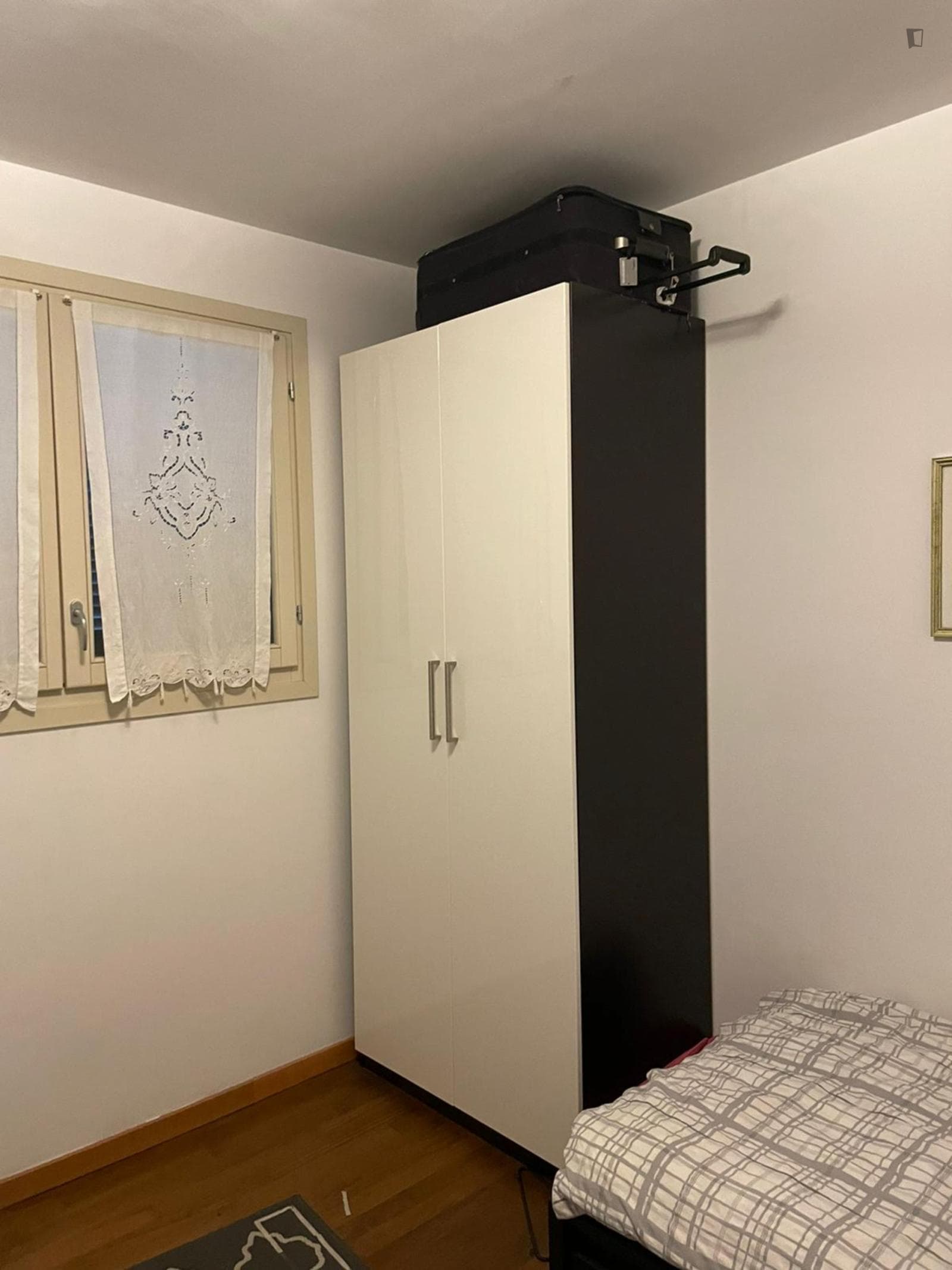 Single Bedroom in 2-bedroom apartment well connected to Navigli photo 1