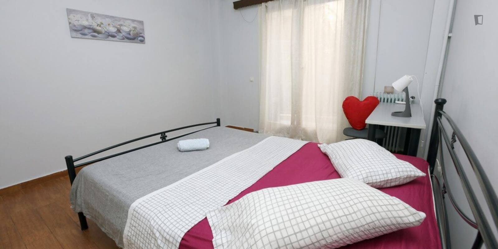 Pleasant double bedroom near the IEK Alfa University photo 1