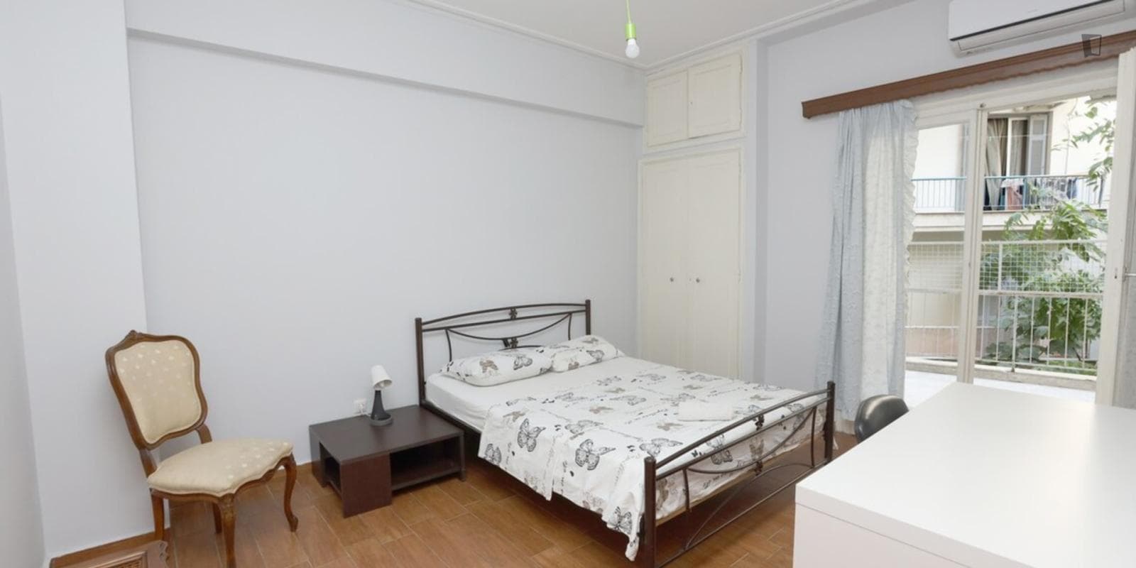 Bright double bedroom in proximity to the National Metsovio Polythechnic photo 1