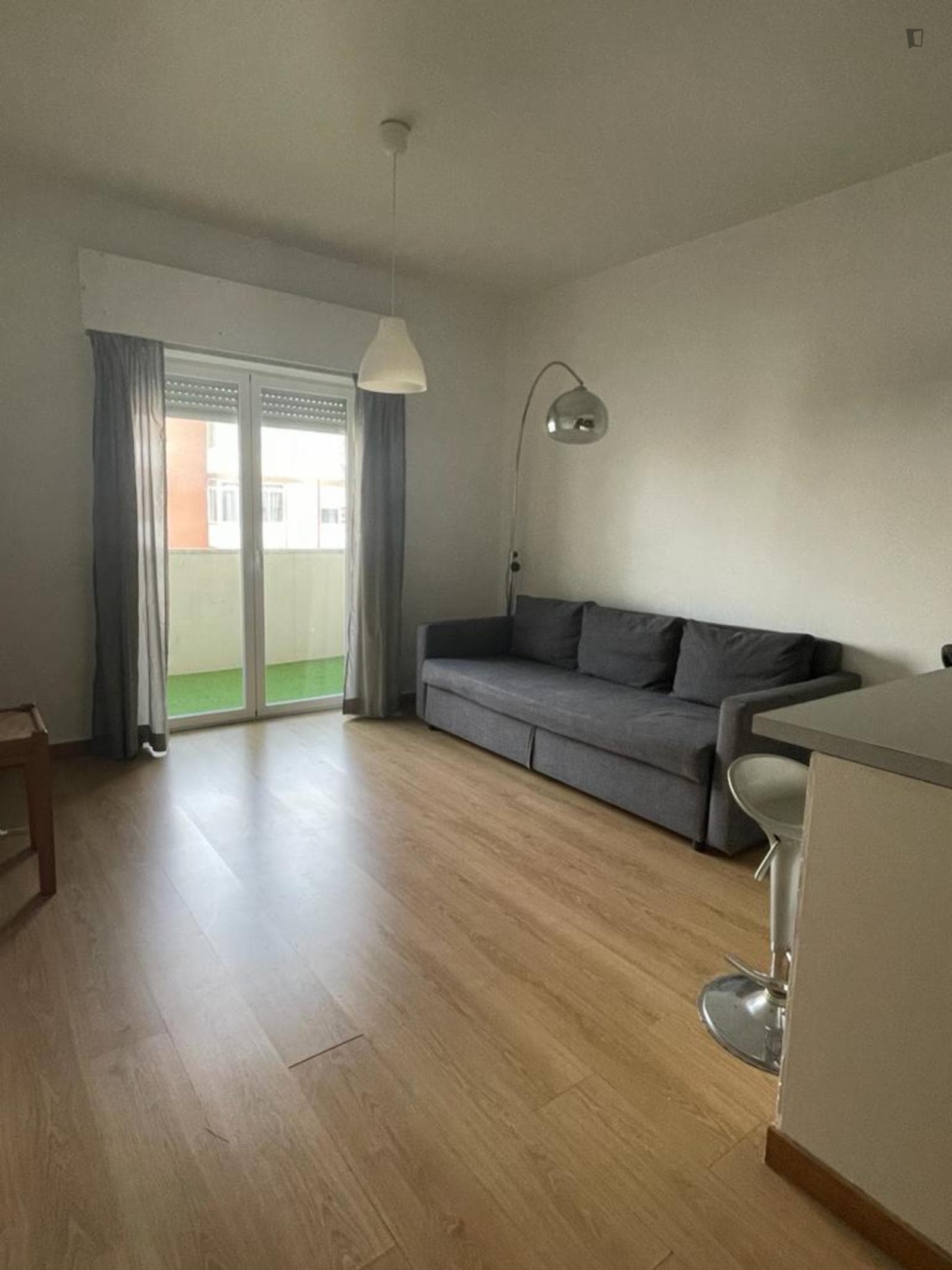 Attractive 1-bedroom flat in Paço de Arcos, near New SBE photo 1