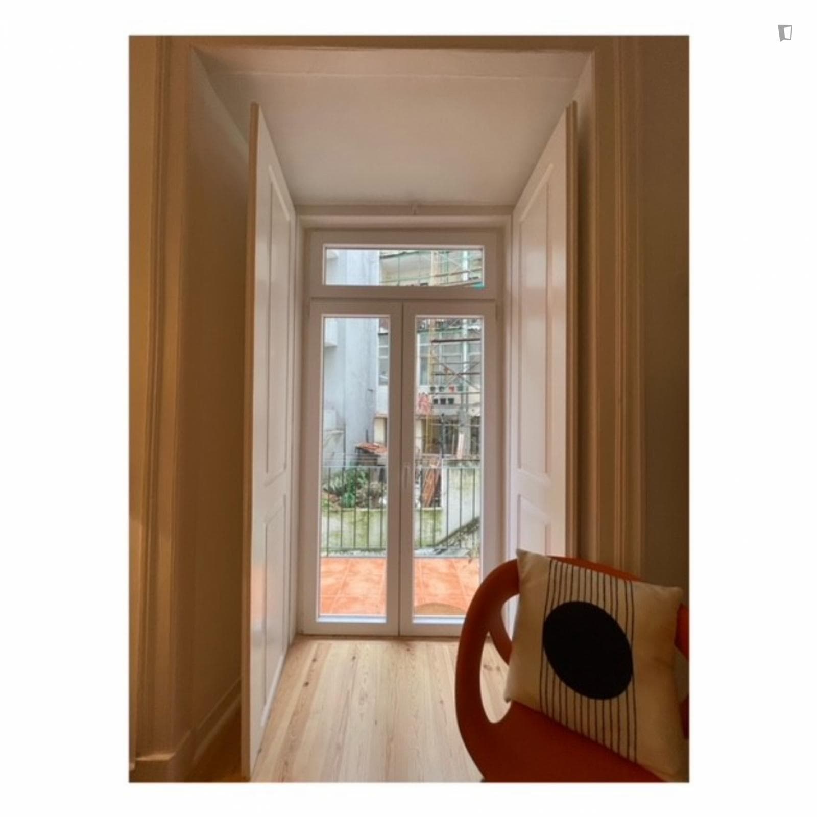 Lovely double bedroom in Lisbon city center photo 1
