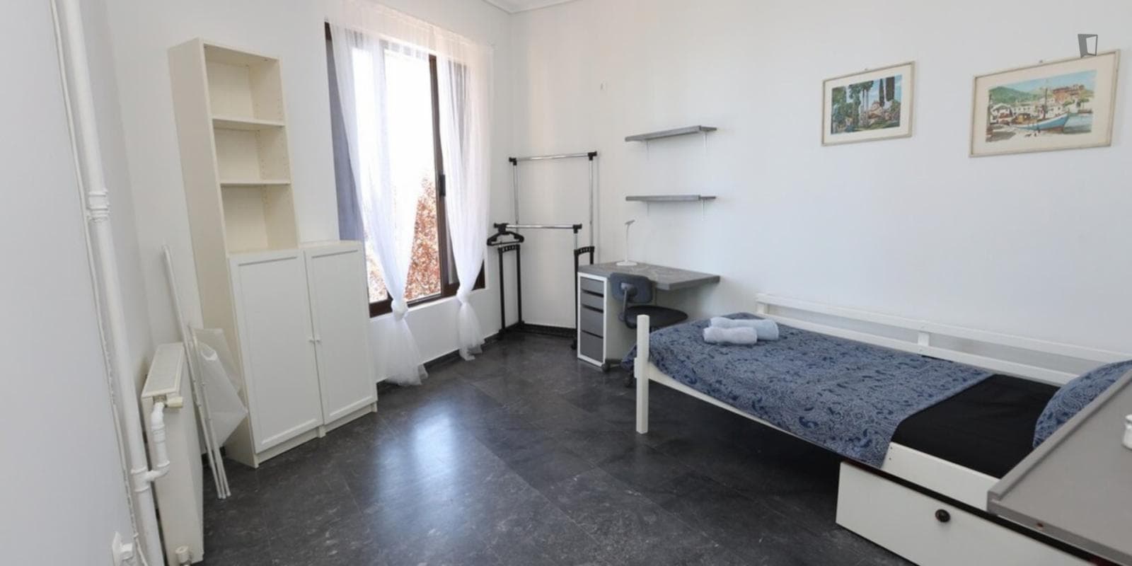 Ample single bedroom in Kallipoli photo 1