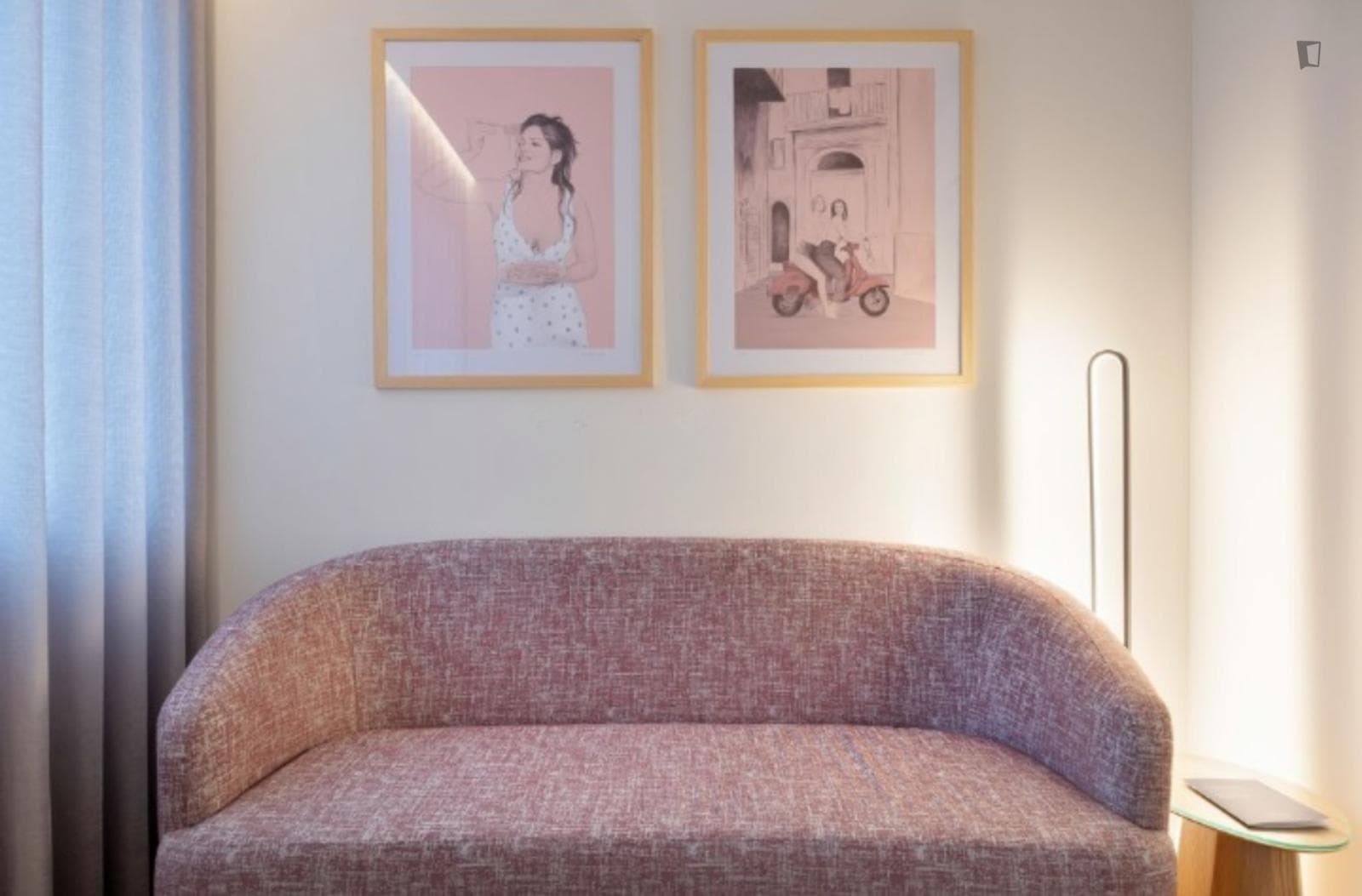 Delightful studio in an excellent location photo 1