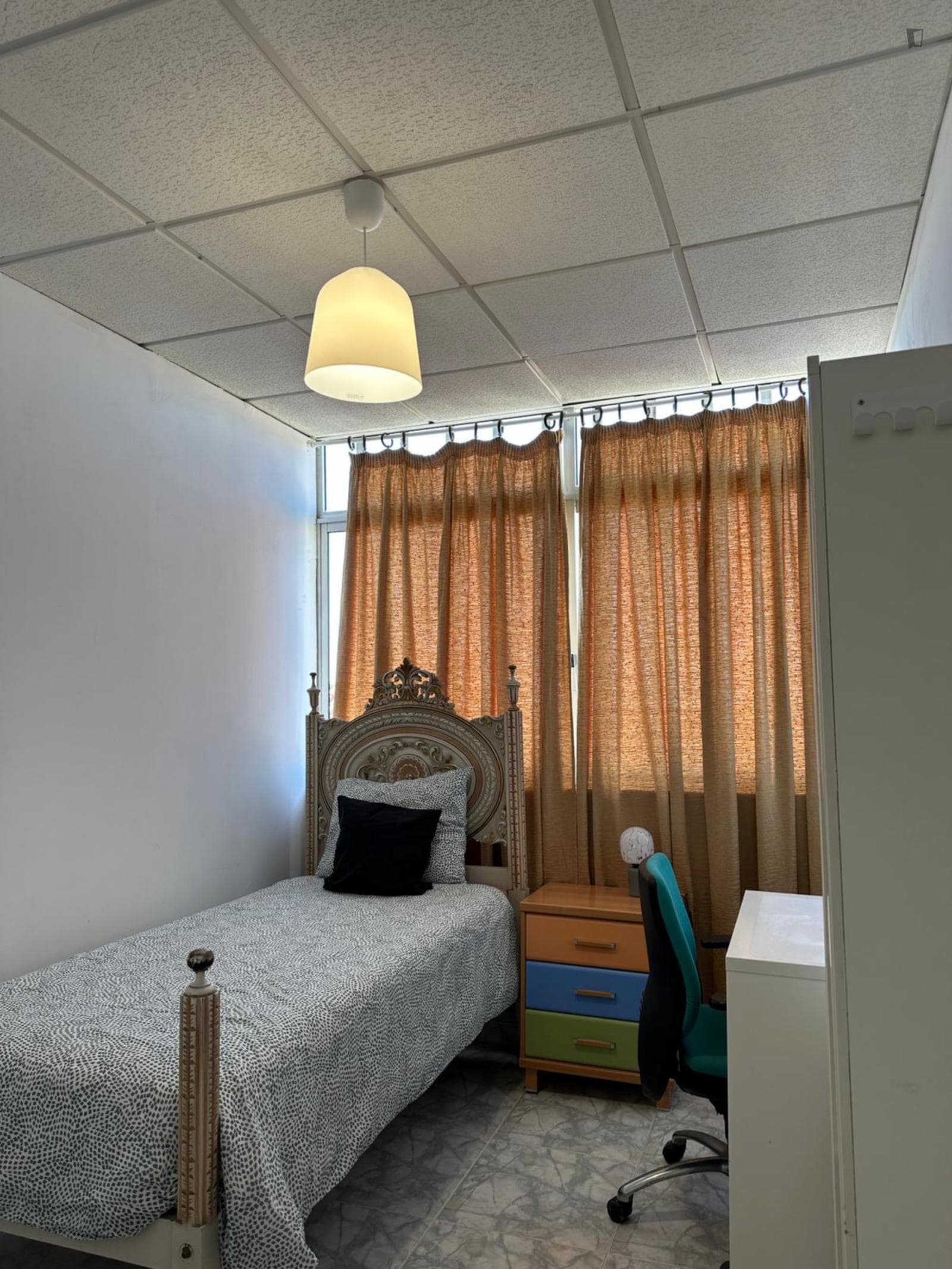 Super cosy single bedroom in Casal de Cambra photo 1