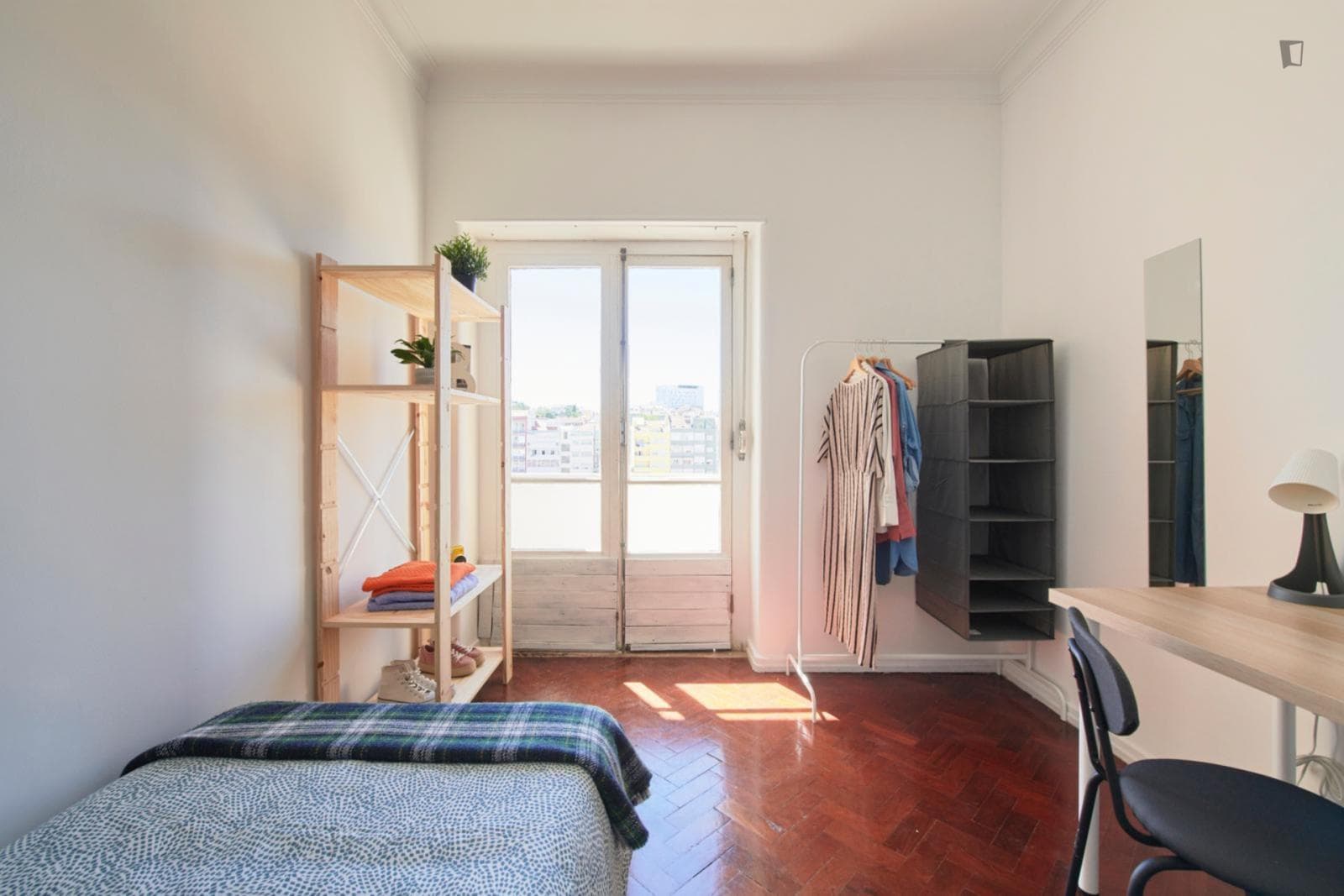 Amazing single bedroom with balcony in Lisbon photo 1