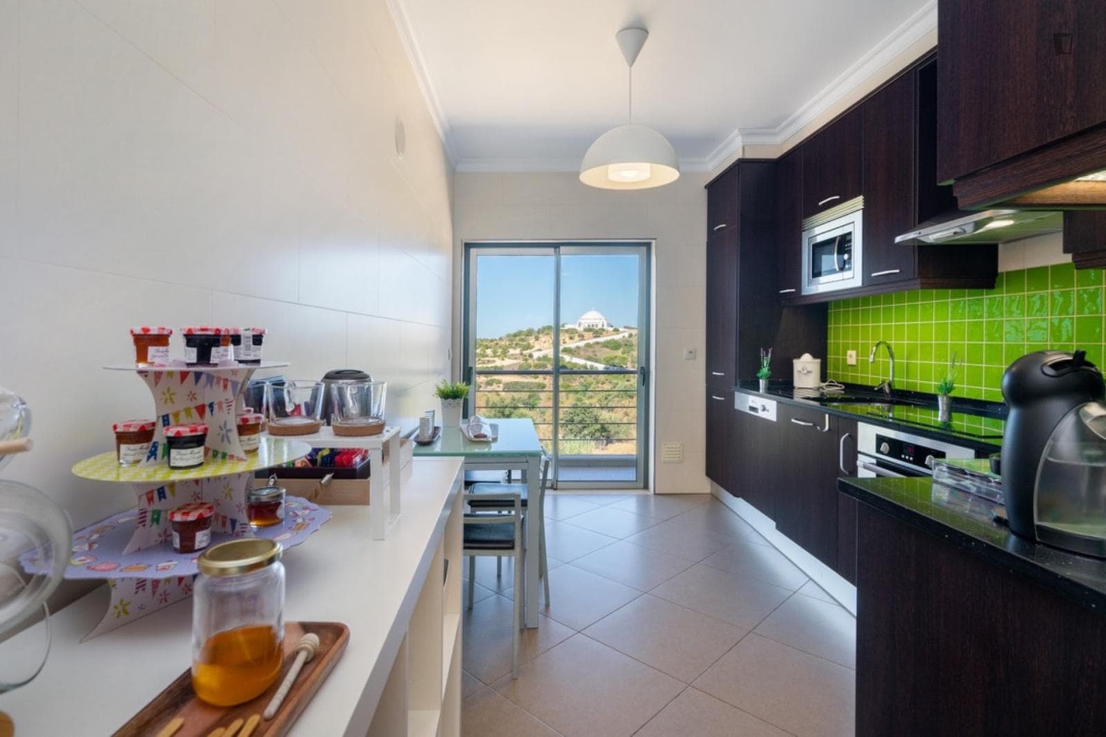 3-bedroom house, with outdoor area photo 1