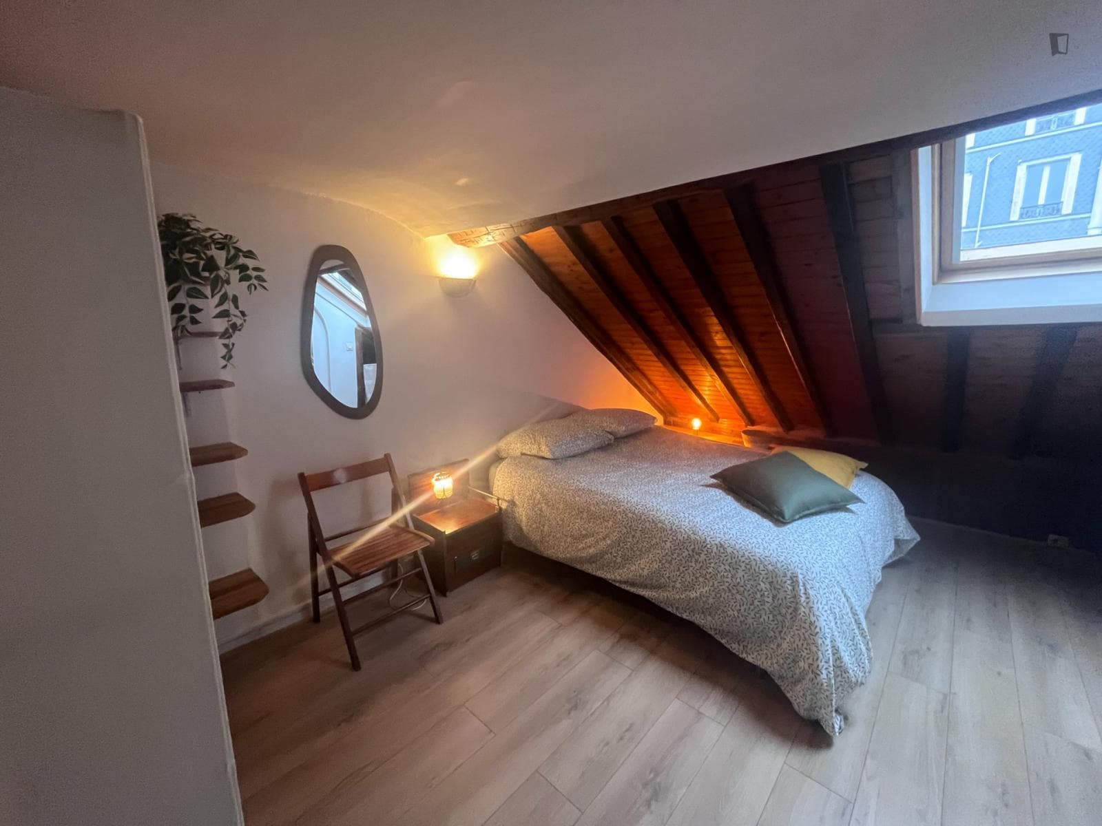 Charming studio in proximity to Place de Clichy metro station photo 1