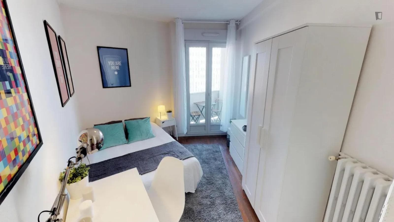 Snug double bedroom close to François Verdier metro station photo 1