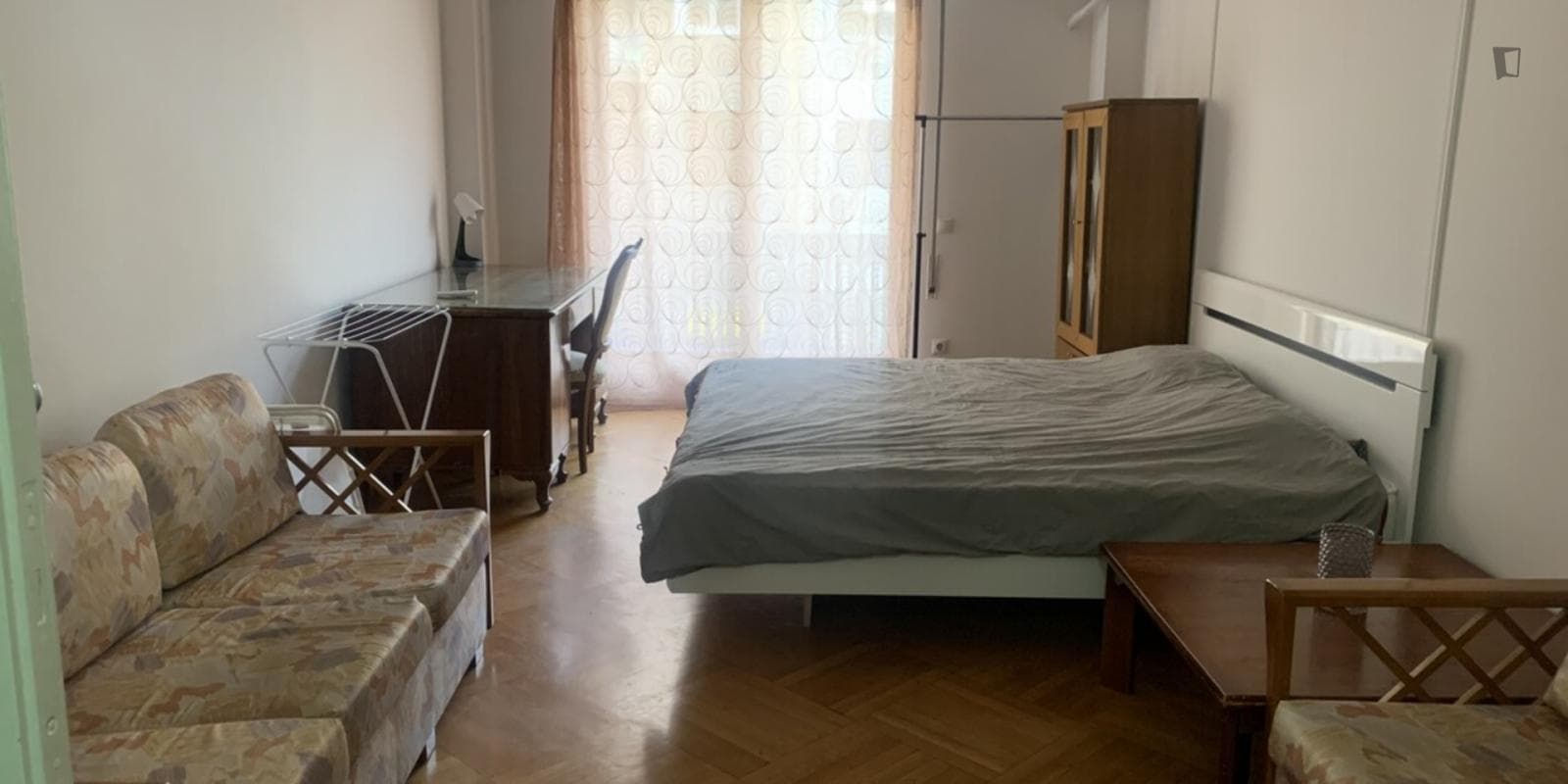 Homely double bedroom near the National Archaeological Museum photo 1