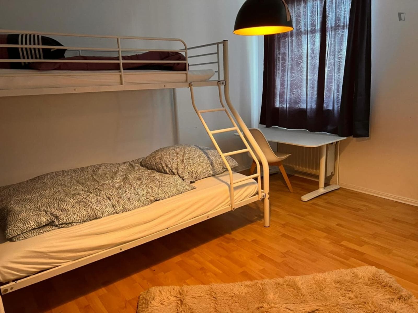 Comfy twin bedroom for students in kreuzberg photo 1