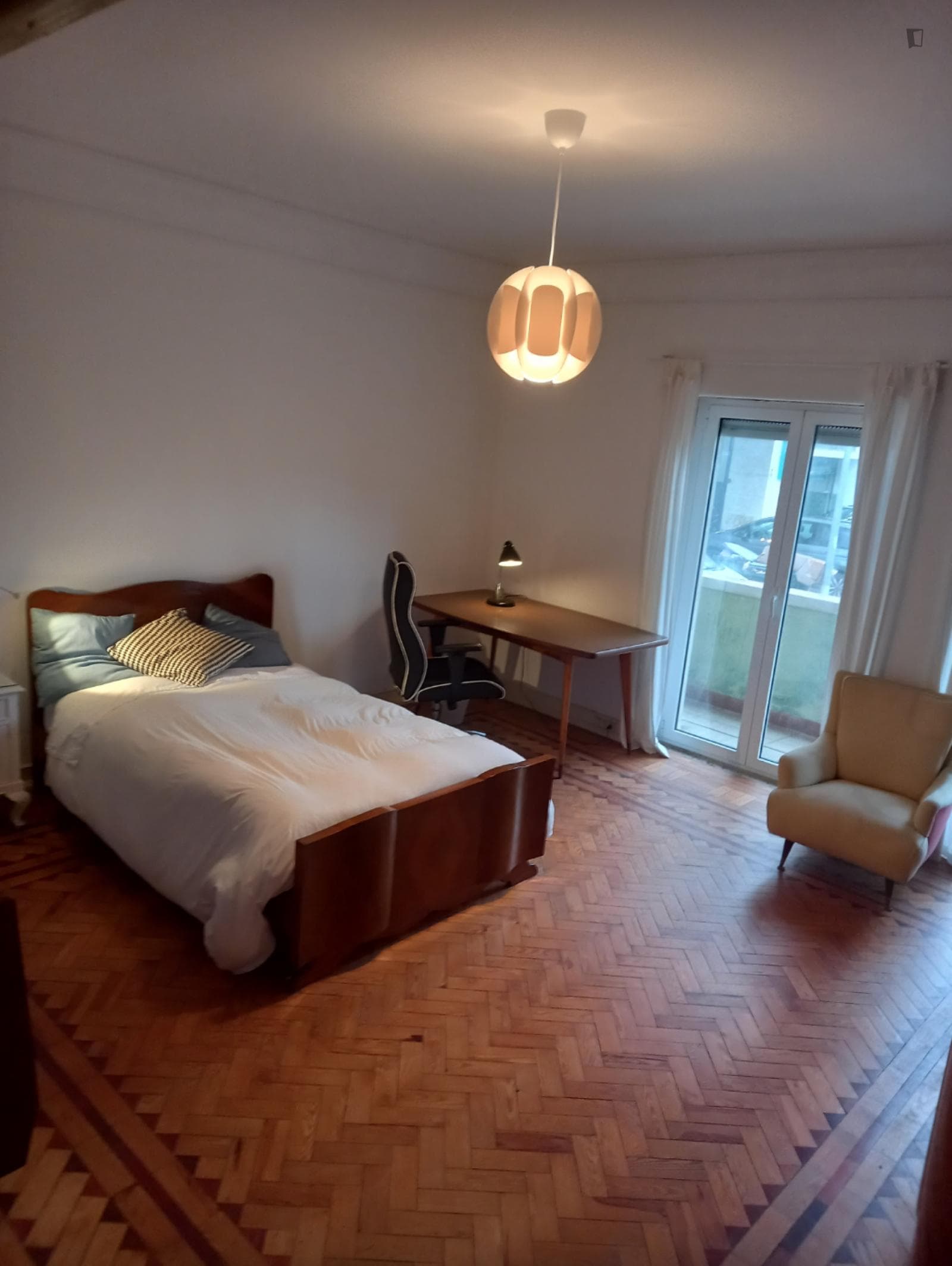 Sunny and spacious room turned to east photo 1