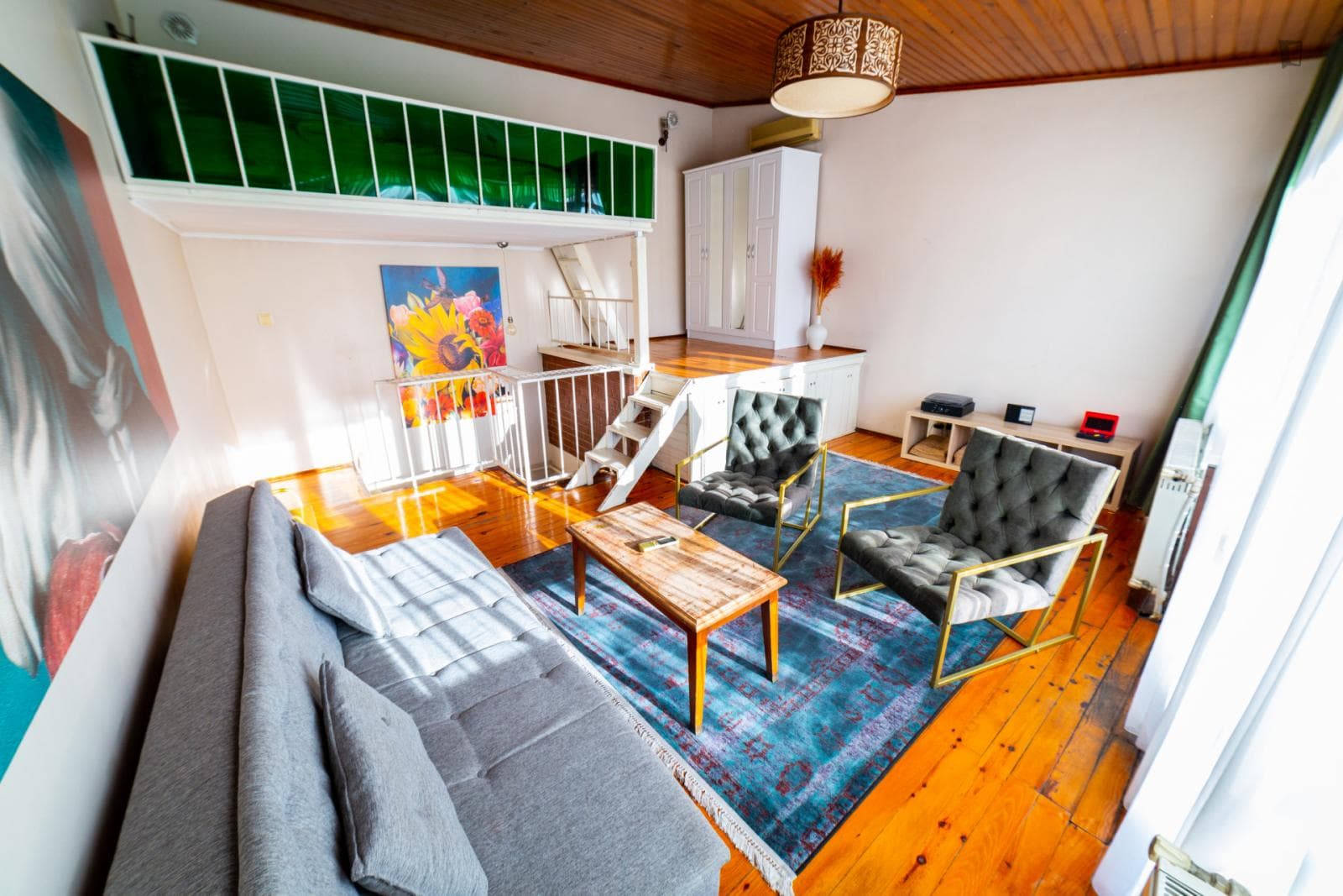 Tasteful 1-bedroom penthouse in Cihangir photo 1