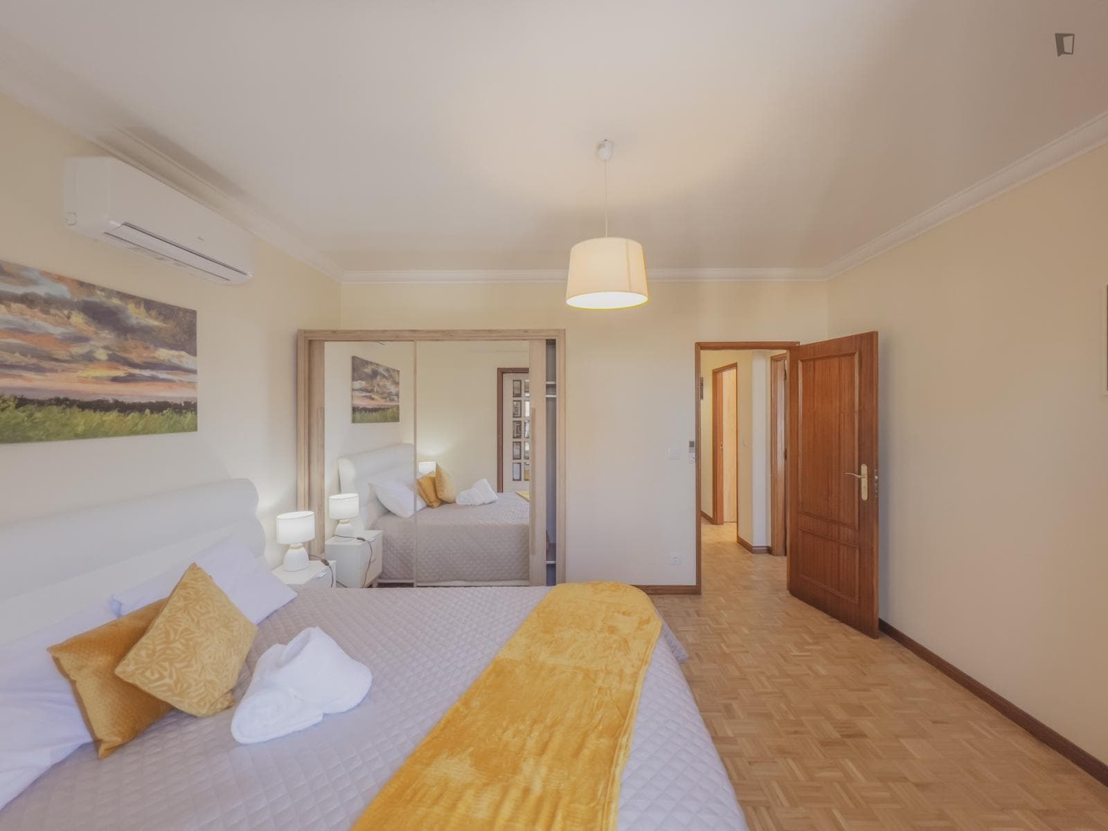 Great double bedroom in a 10-bedroom house photo 1