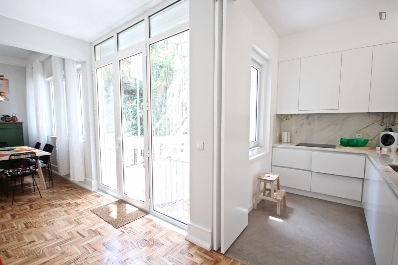 Spacious 3-bedroom apartment near São Sebastião metro station photo 1