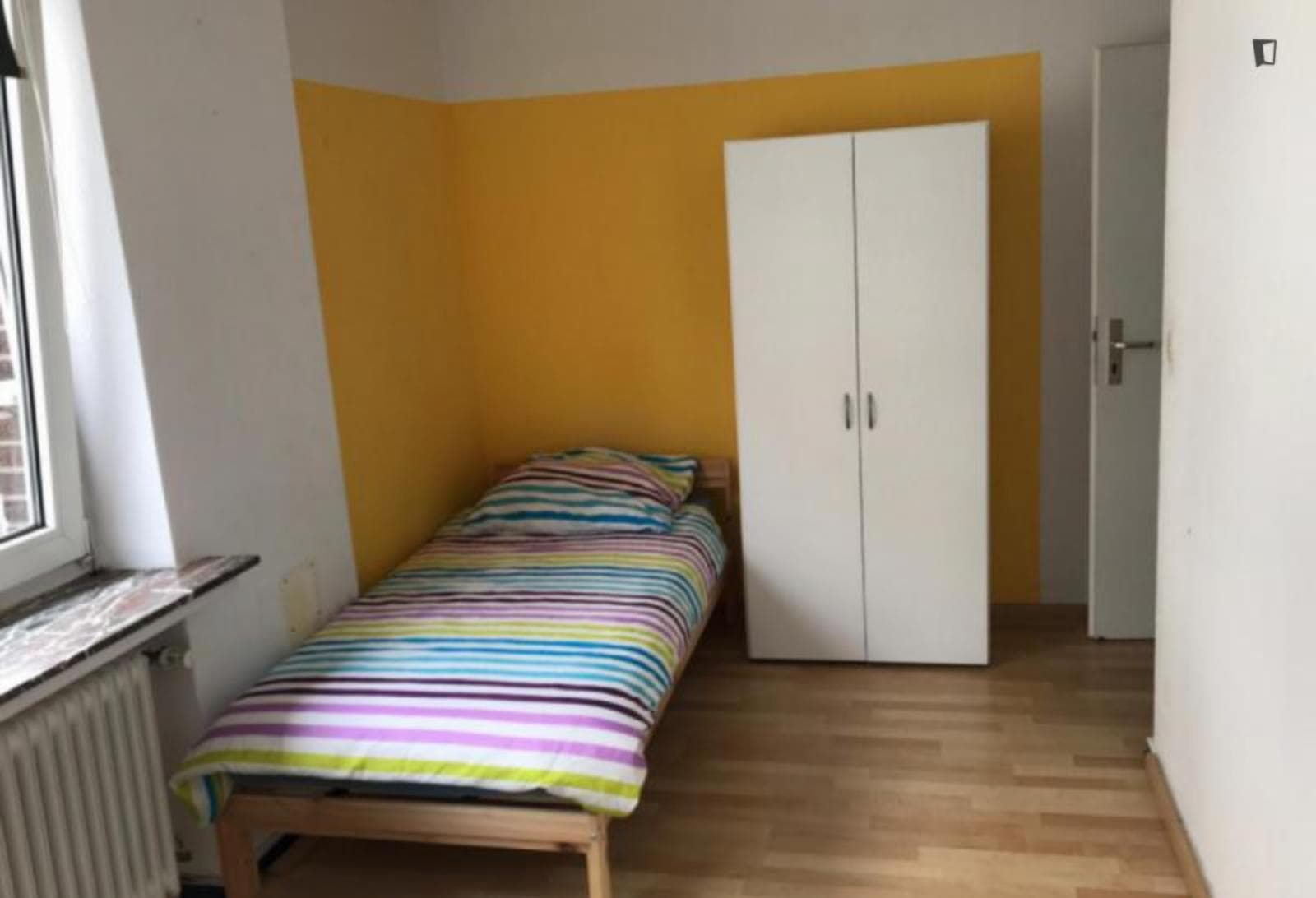 Spacious Single Bedroom well connected to Bürgerpark Bremen photo 1