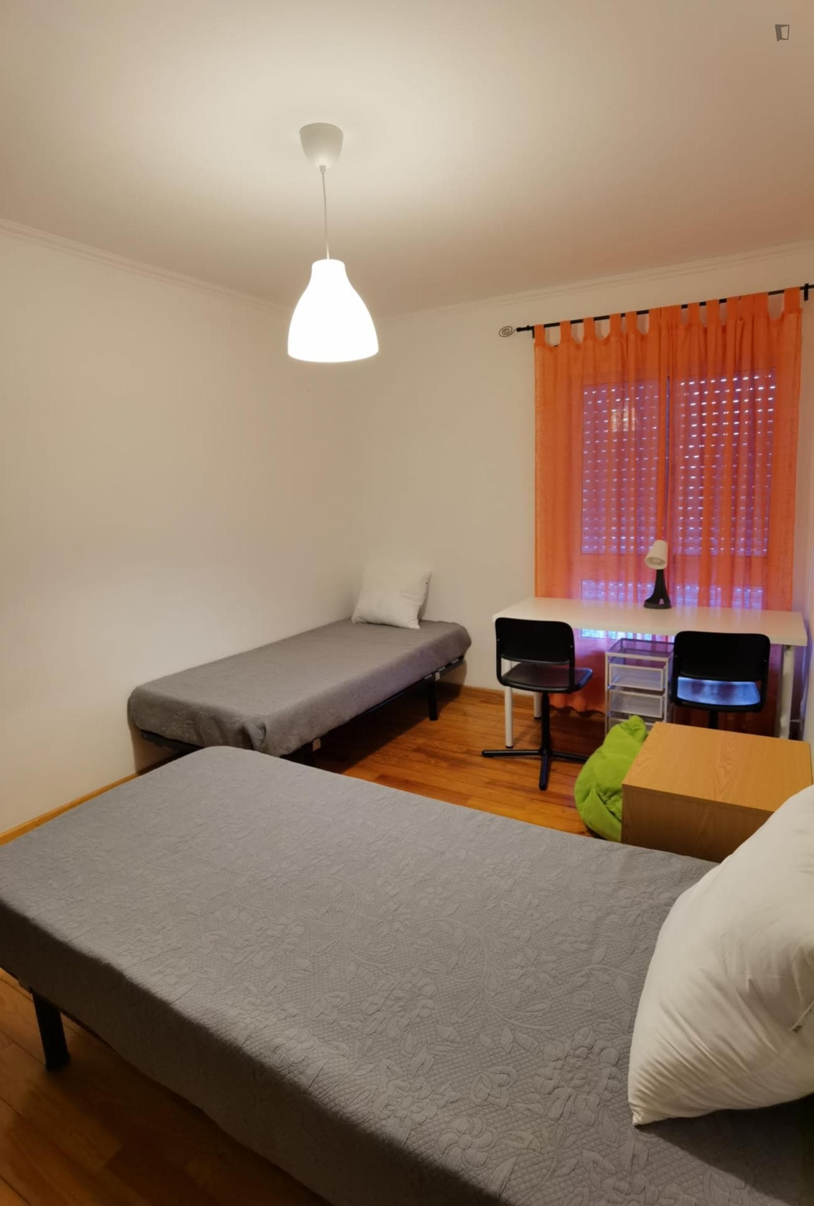 Great twin ensuite bedroom next to IPS  photo 1