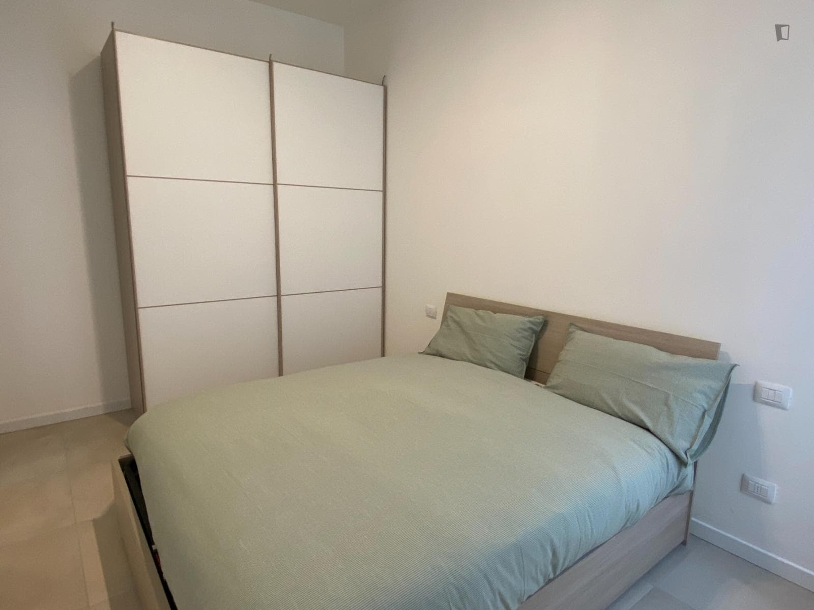 Neat one-bedroom flat not far from Università Bocconi photo 1