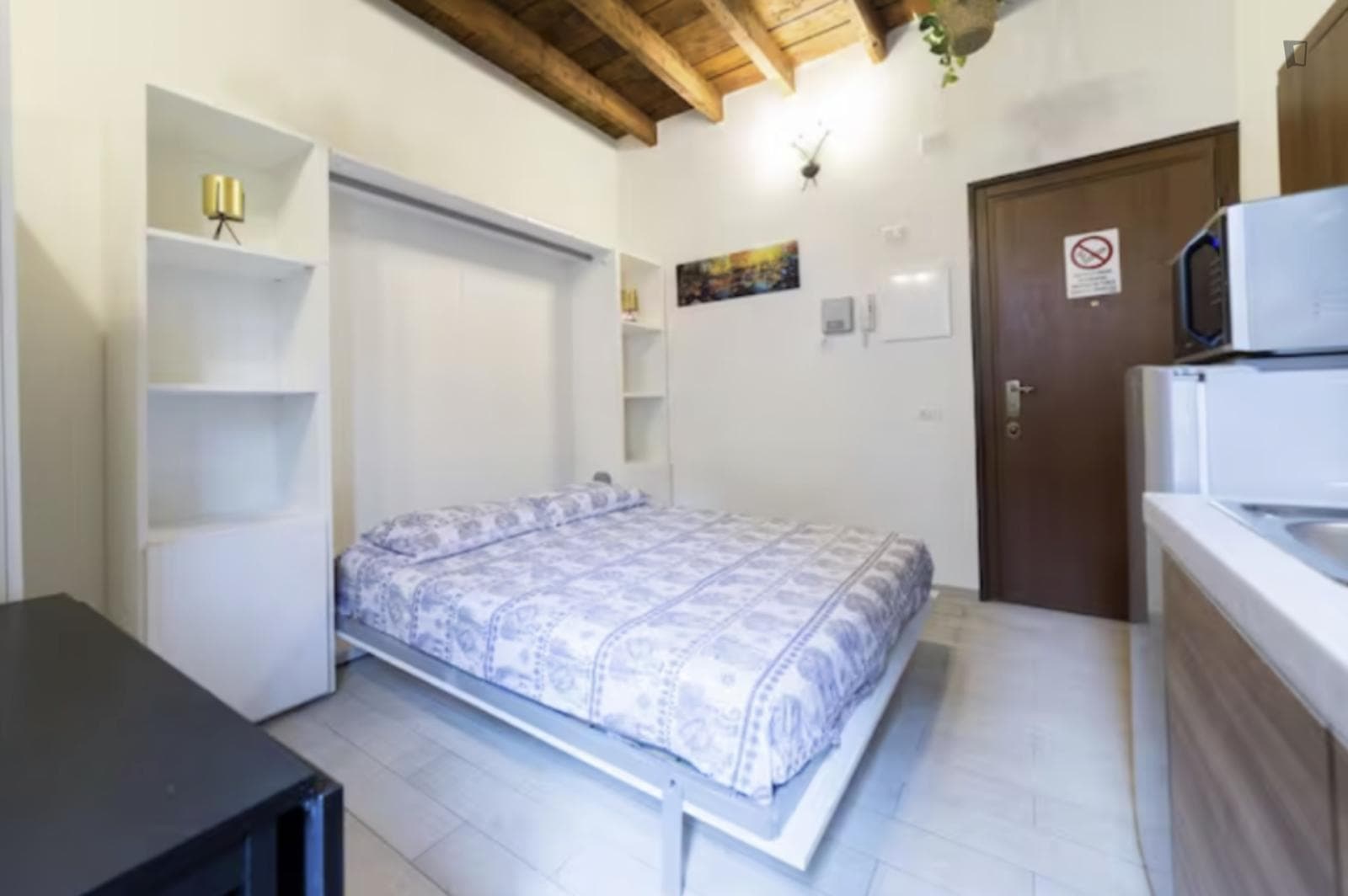 Nice studio close to Milano Centrale Train Station photo 1