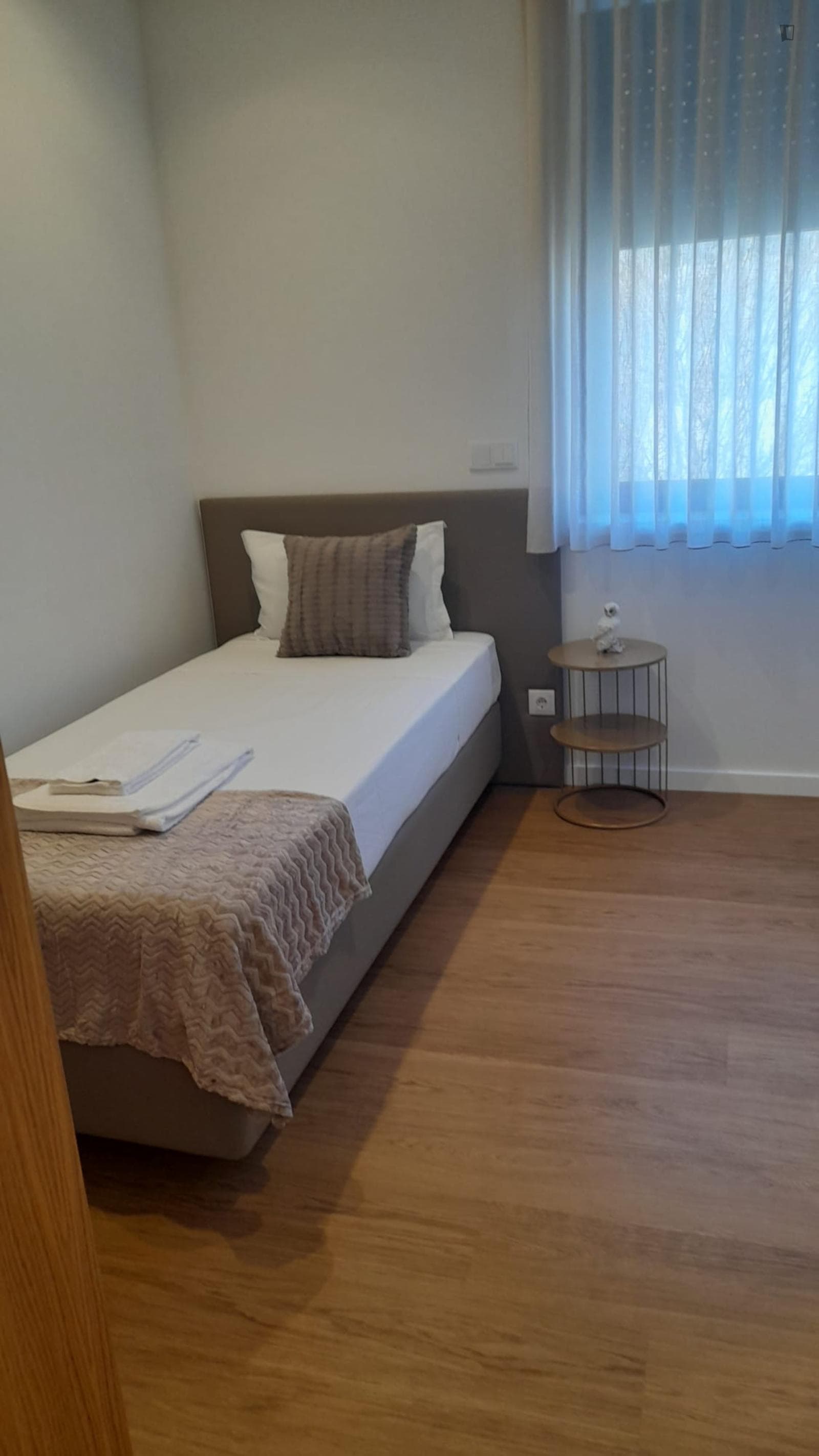 Comfy single bedroom next to ISTEC photo 1