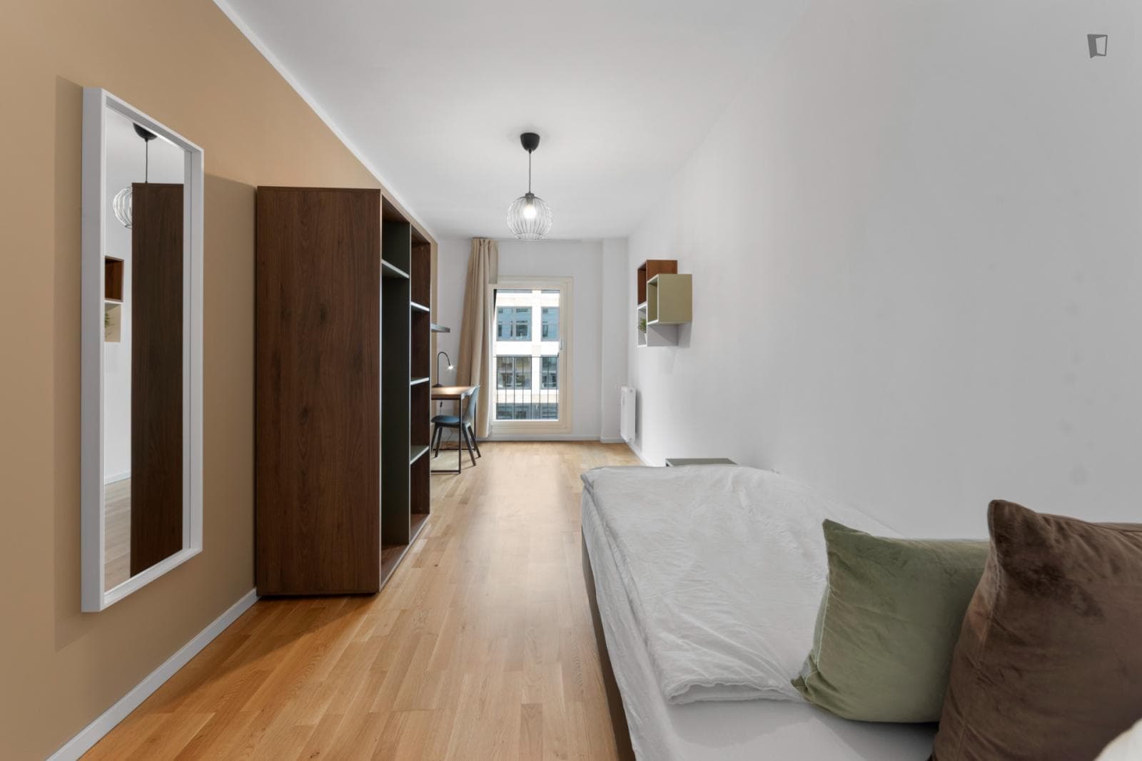 Tasteful single bedroom right next to Stadtmitte metro station photo 1
