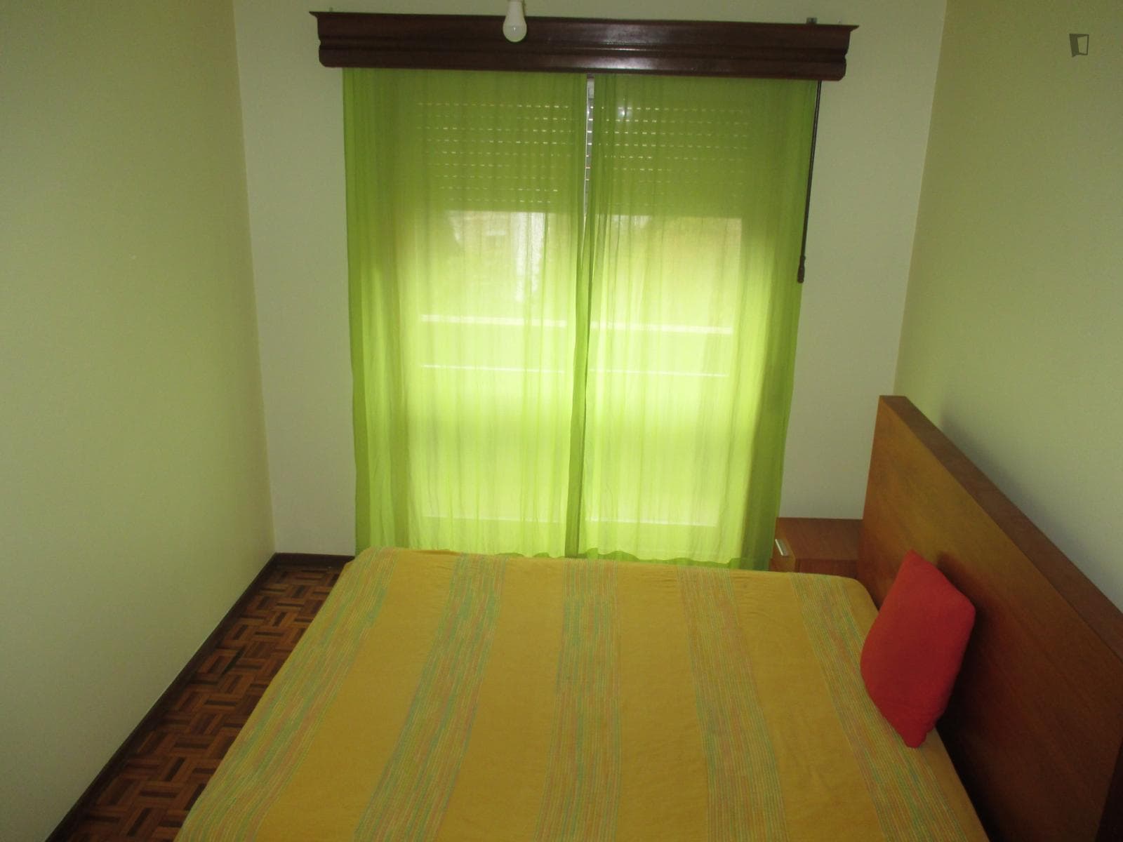 Nice double bedroom in a location with all the services photo 1
