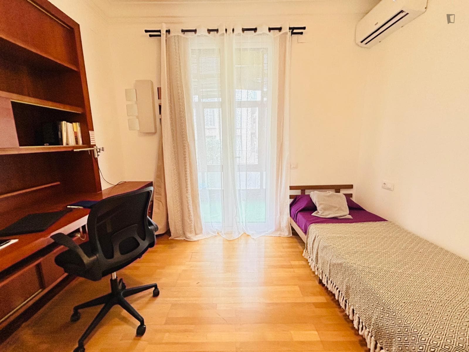 Comfy single bedroom in Reus close to Casa Navàs photo 1