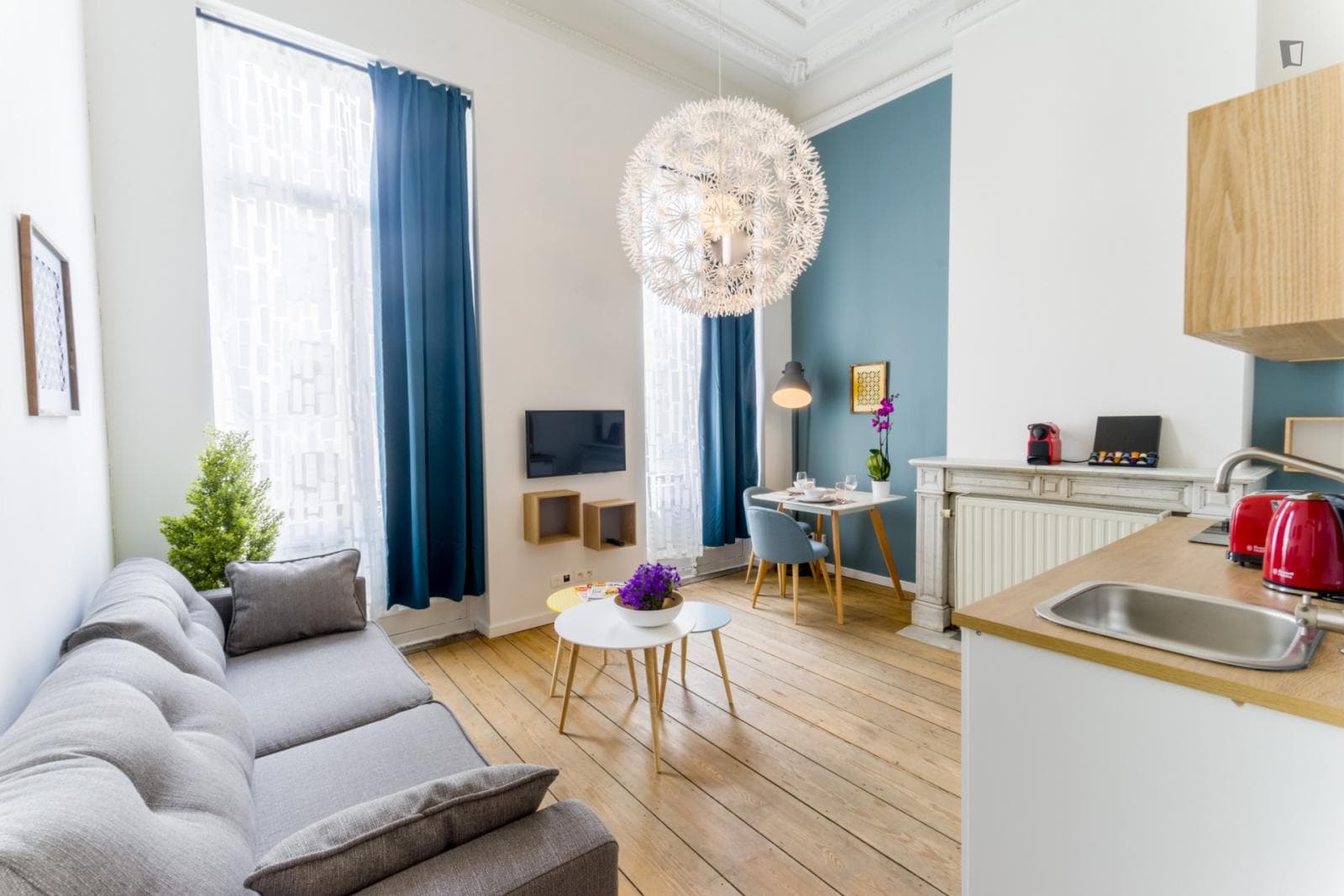 Luminous 1-bedroom Apartment in Brussels photo 1