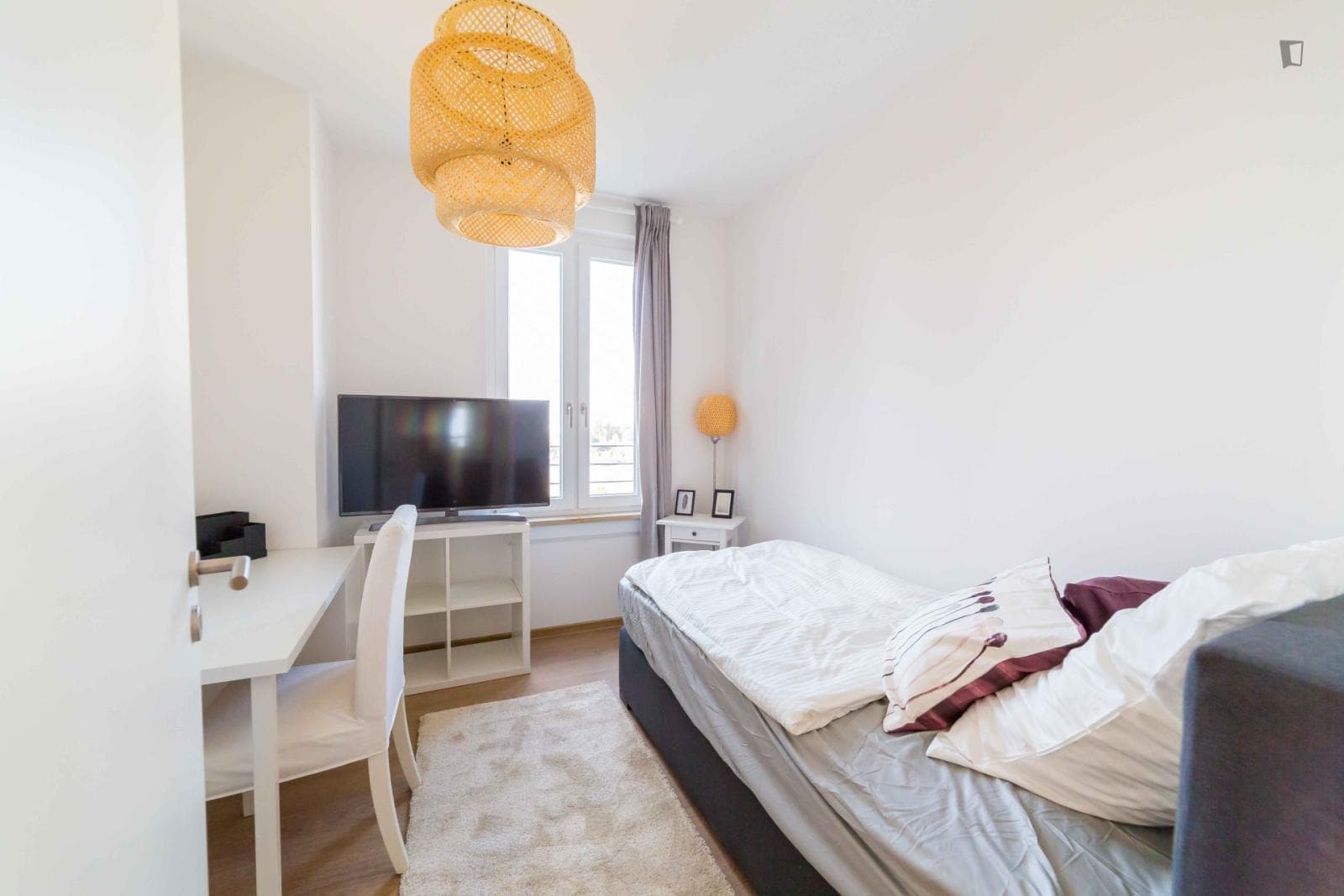 Double bedroom in a 4 bedroom apartment in Moabit photo 1