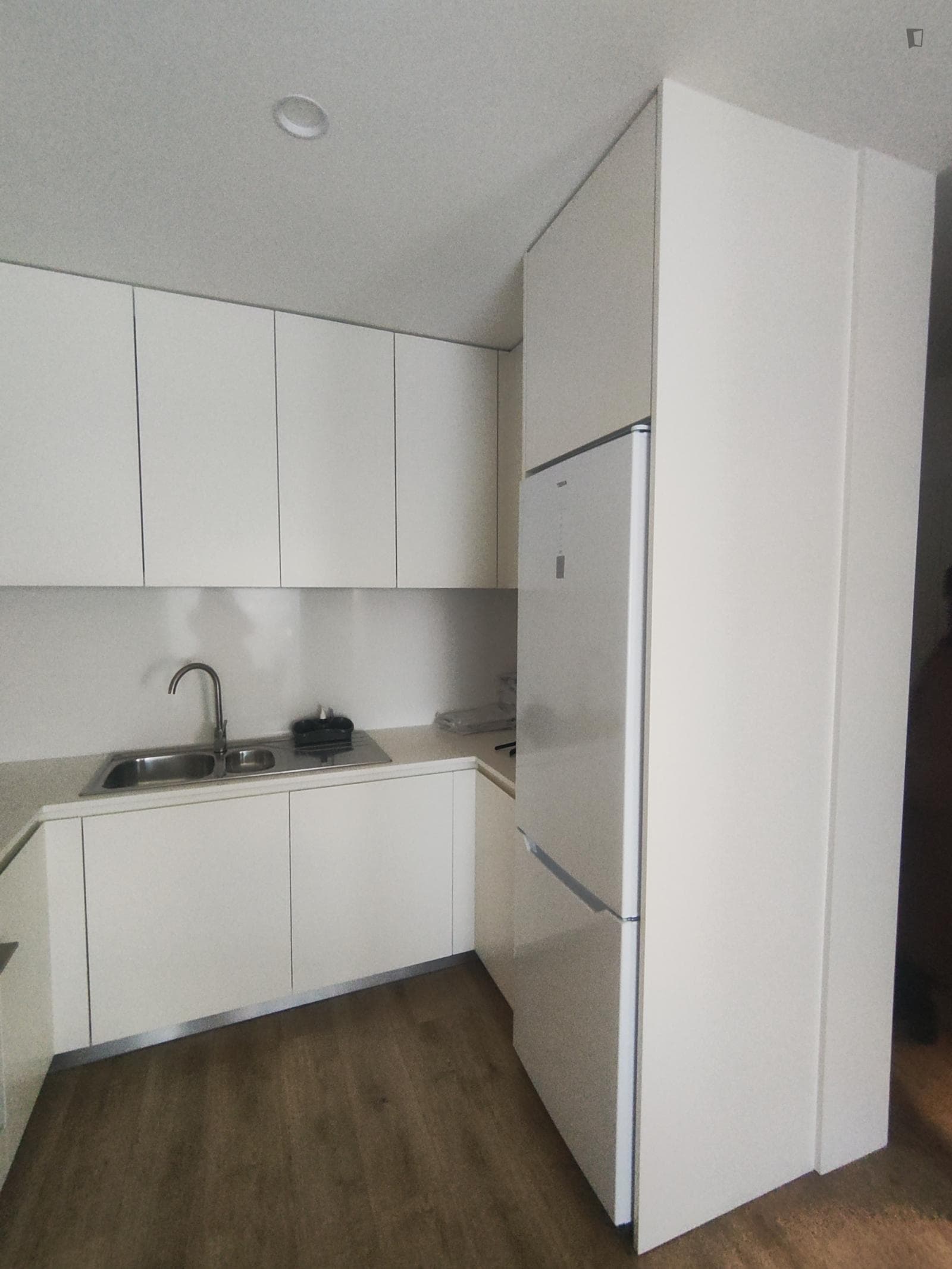 Homely single bedroom in Braga photo 1