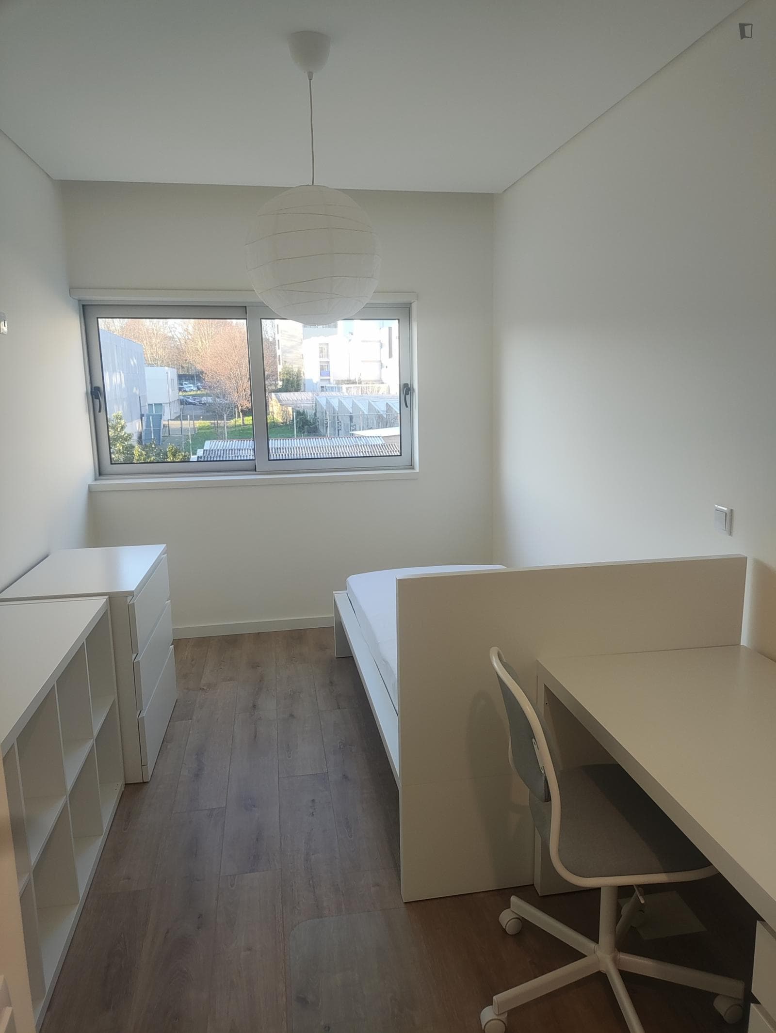 Single ensuite bedroom near the Braga Parque shopping centre photo 1