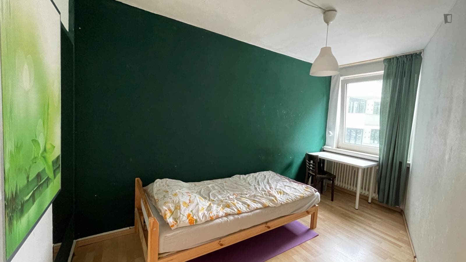 Single room in 8-bedroom apartment photo 1