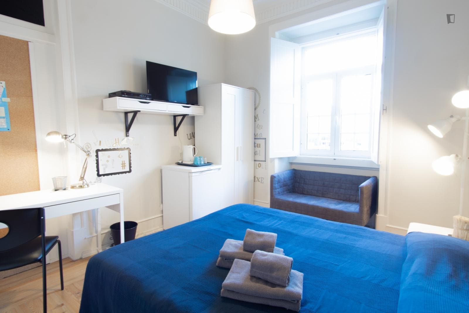 Comfy double bedroom near Campo Grande metro station photo 1