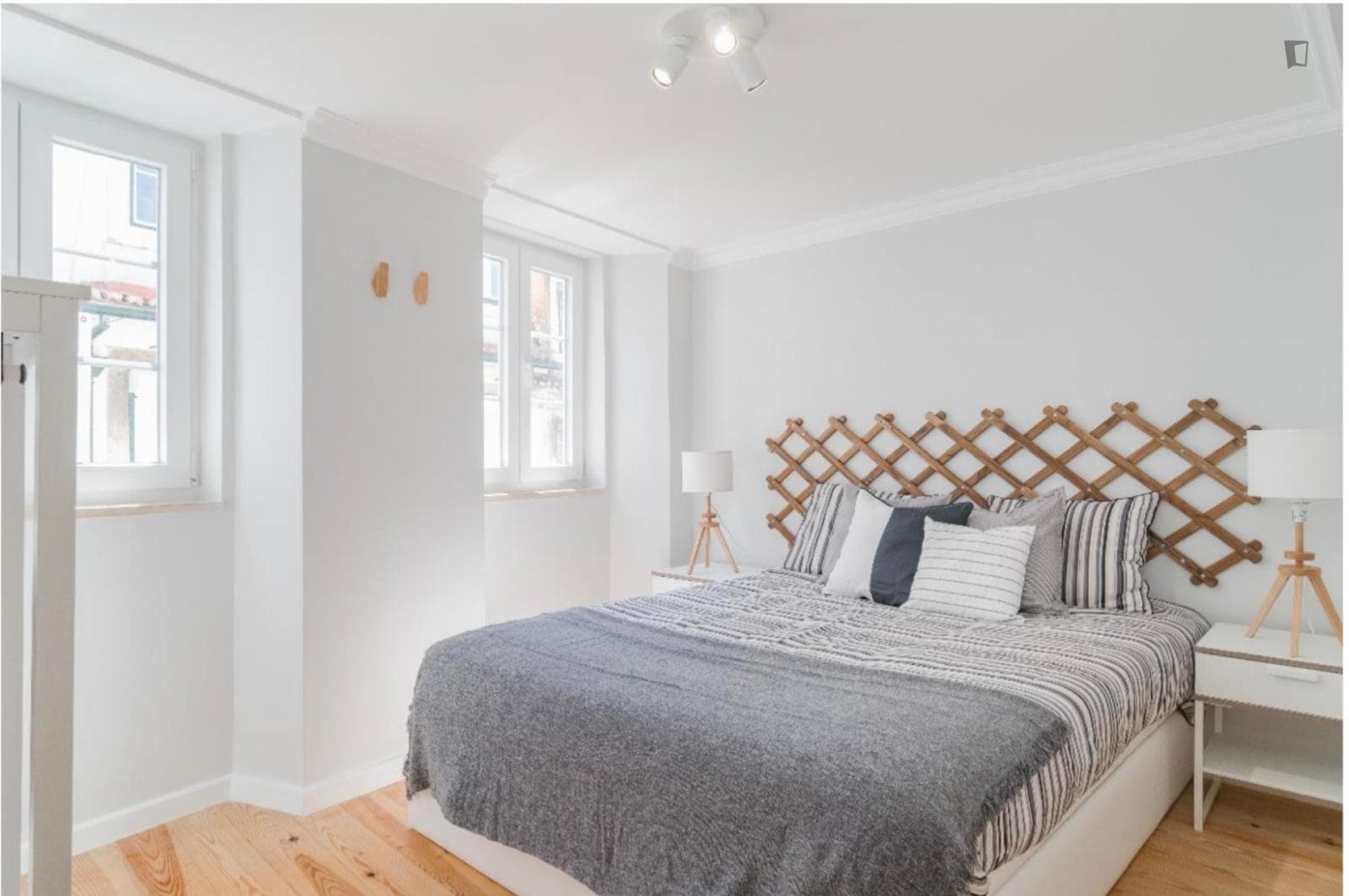 Cute 2-bedroom apartment near Alfama photo 1