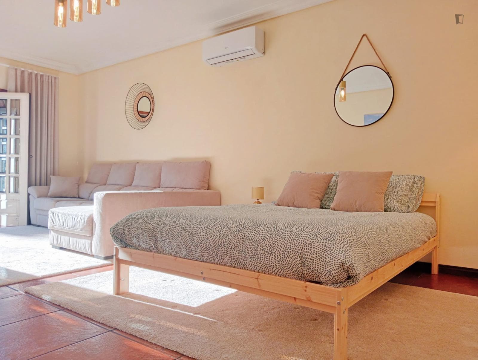 Amazing double bedroom with balcony next to Estádio do Dragão photo 1
