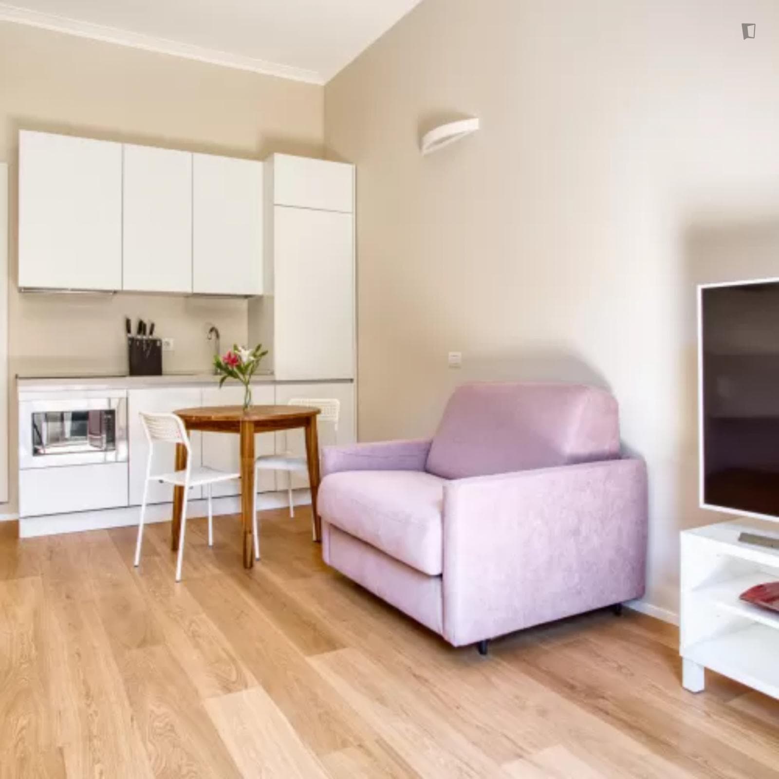 Pleasant studio next to Milano Centrale train station photo 1