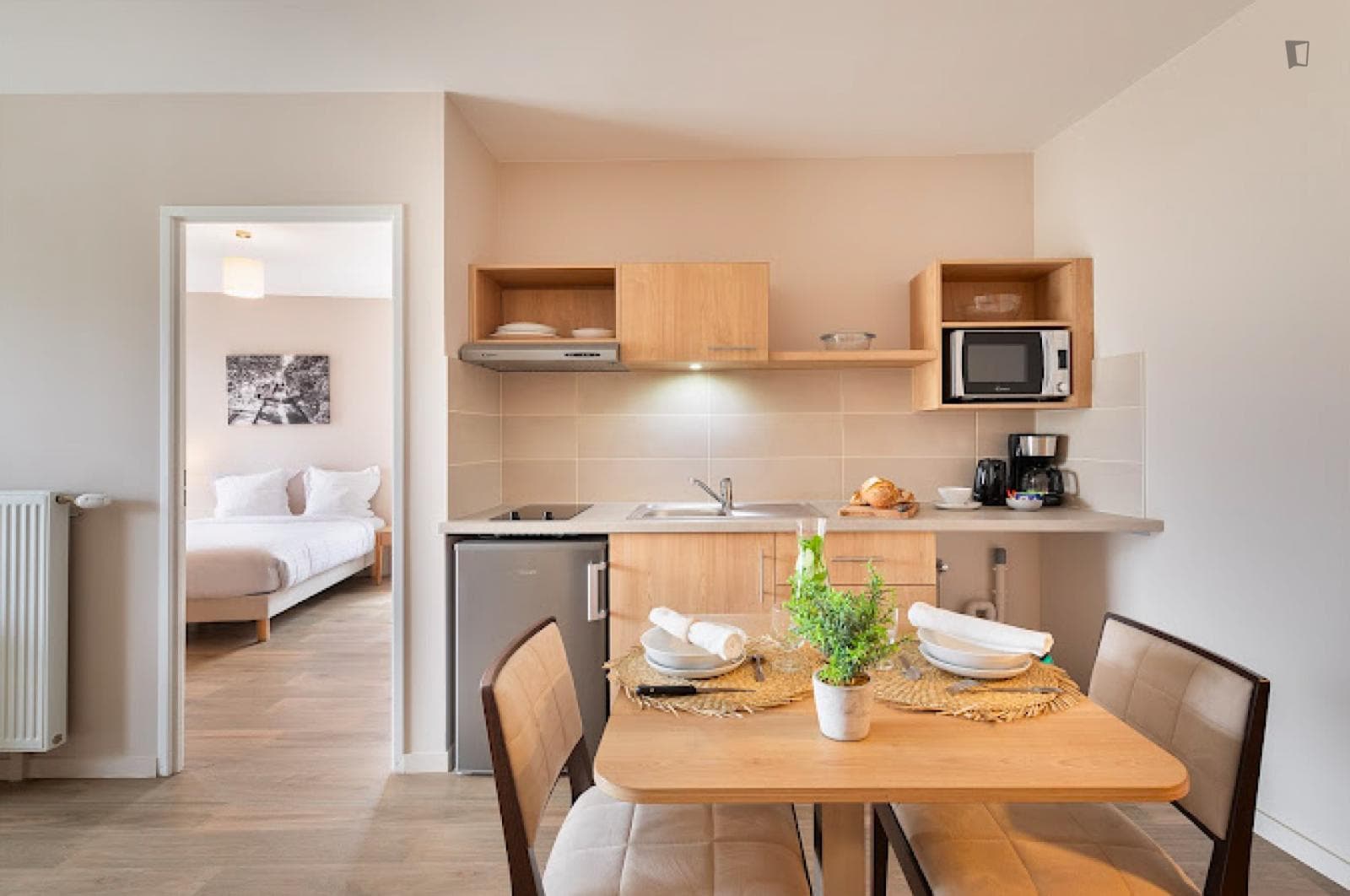 Homely 1-Bedroom Apartment Near Parc Des Beaumonts photo 1