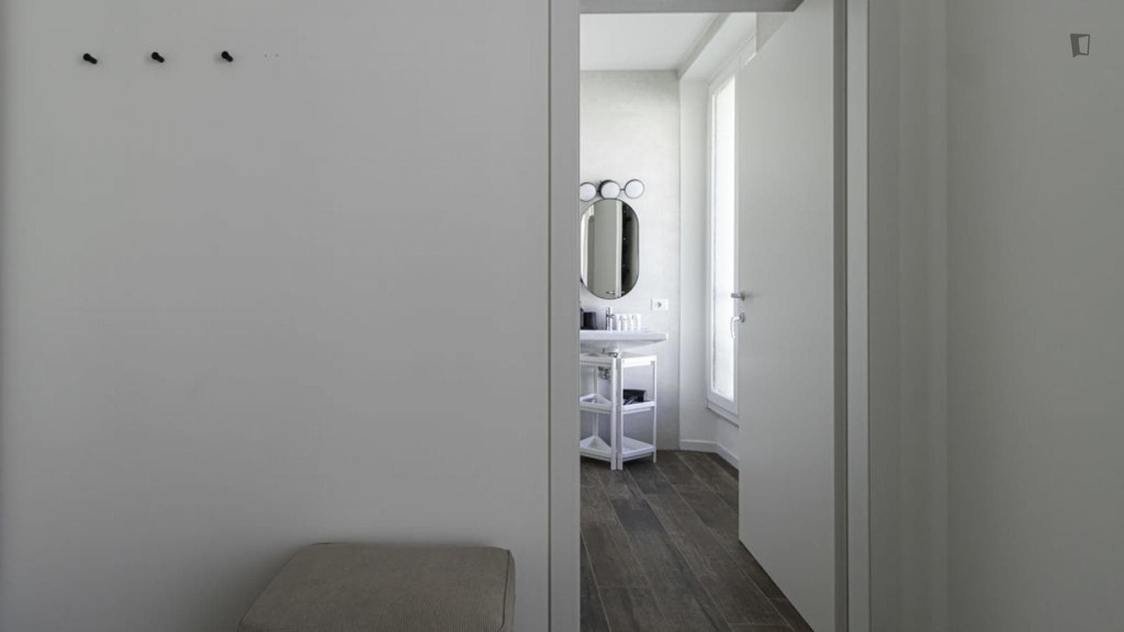 Elegant 3-bedroom apartment near the Loreto metro photo 1
